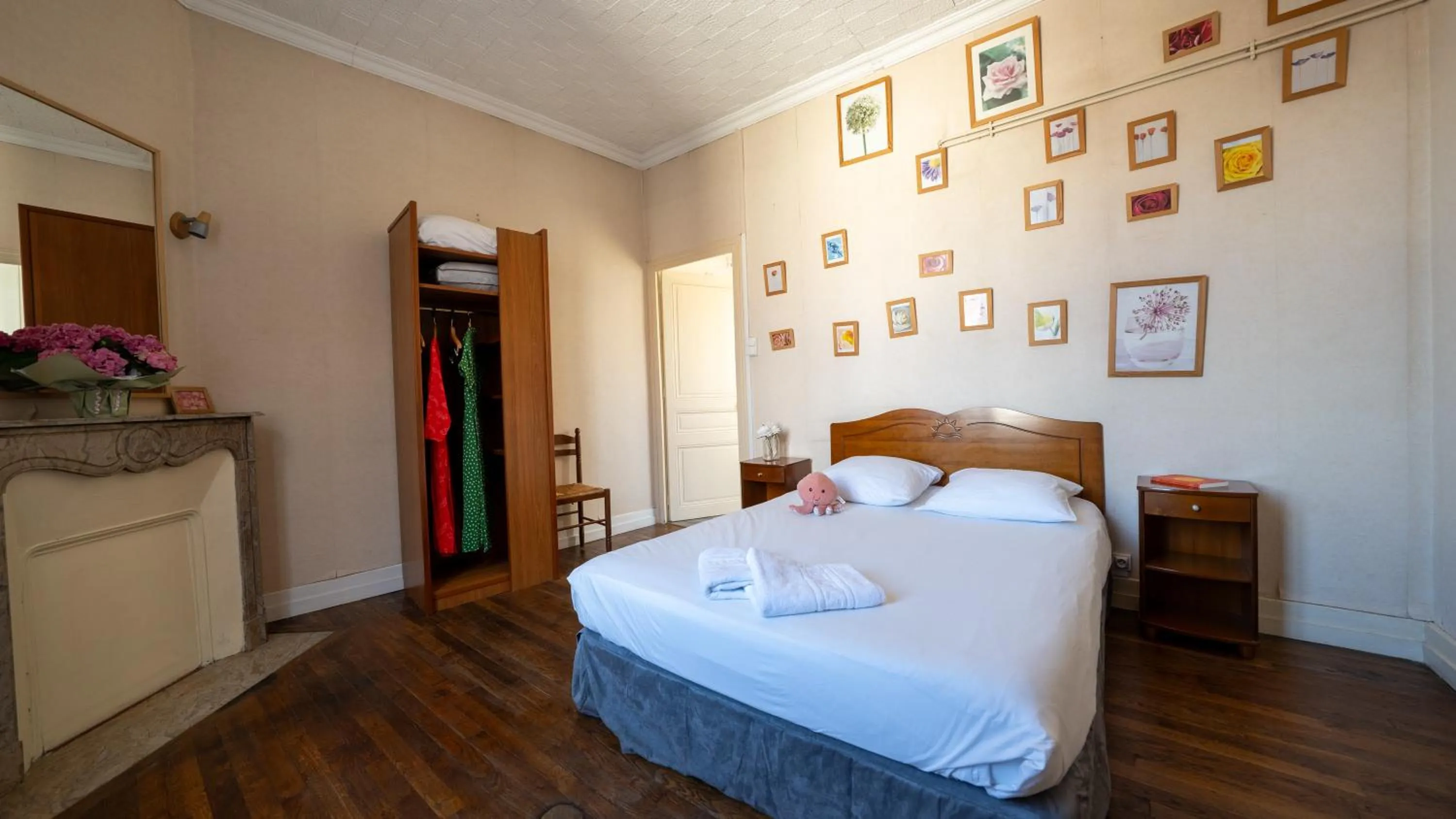 Bed in Le Relais Du Canalou