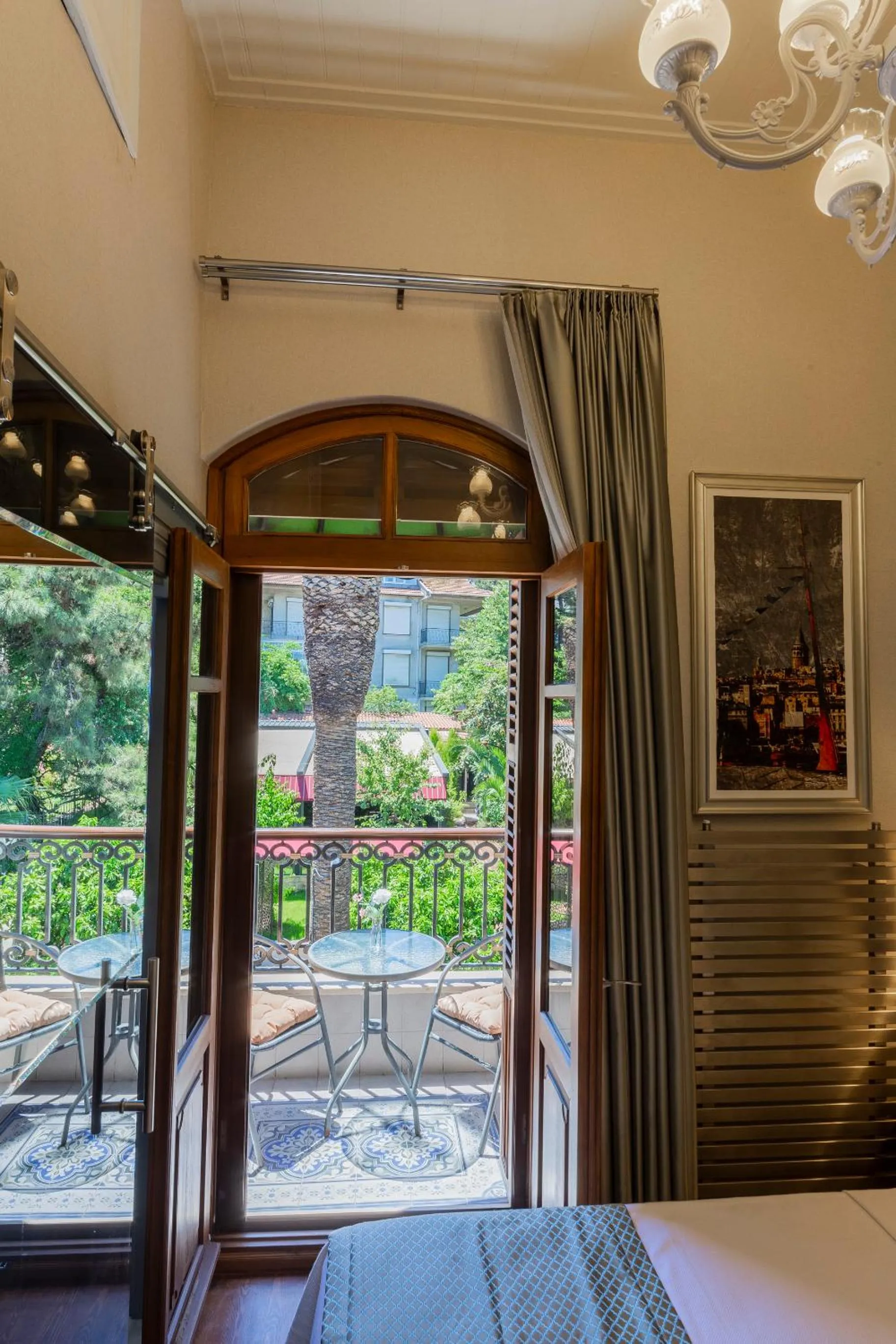 Garden, Bed in No2 Hotel By Şükrü