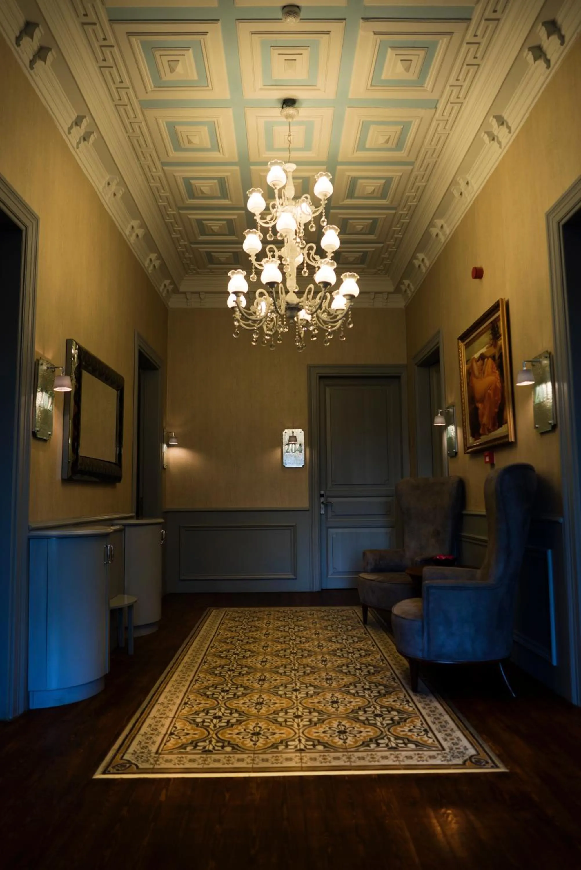 Communal lounge/ TV room in No2 Hotel By Şükrü