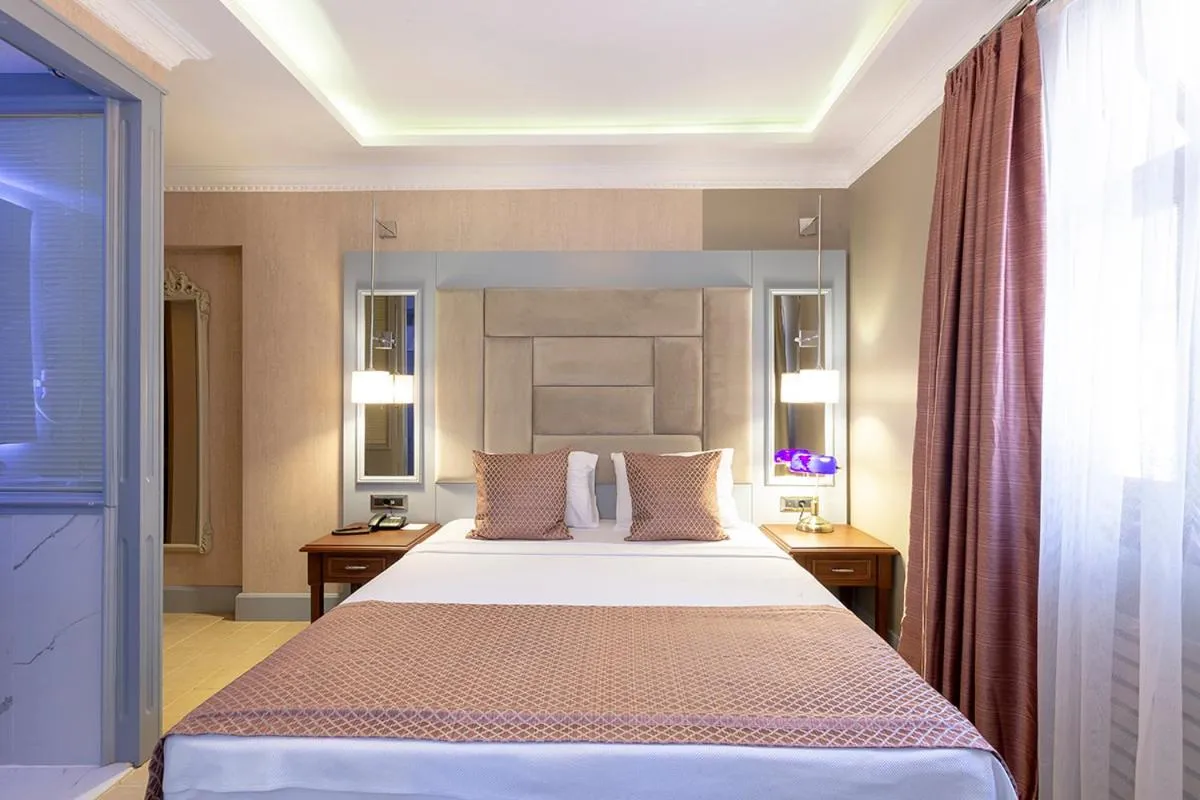 Bed in No2 Hotel By Şükrü