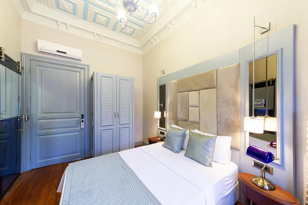 Bed in No2 Hotel By Şükrü