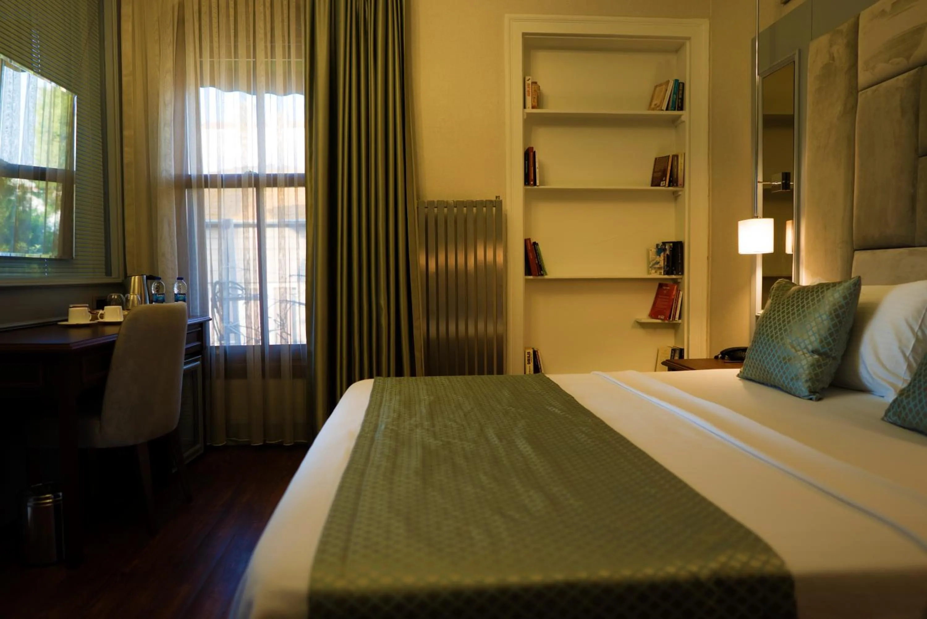 Shower, Bed in No2 Hotel By Şükrü