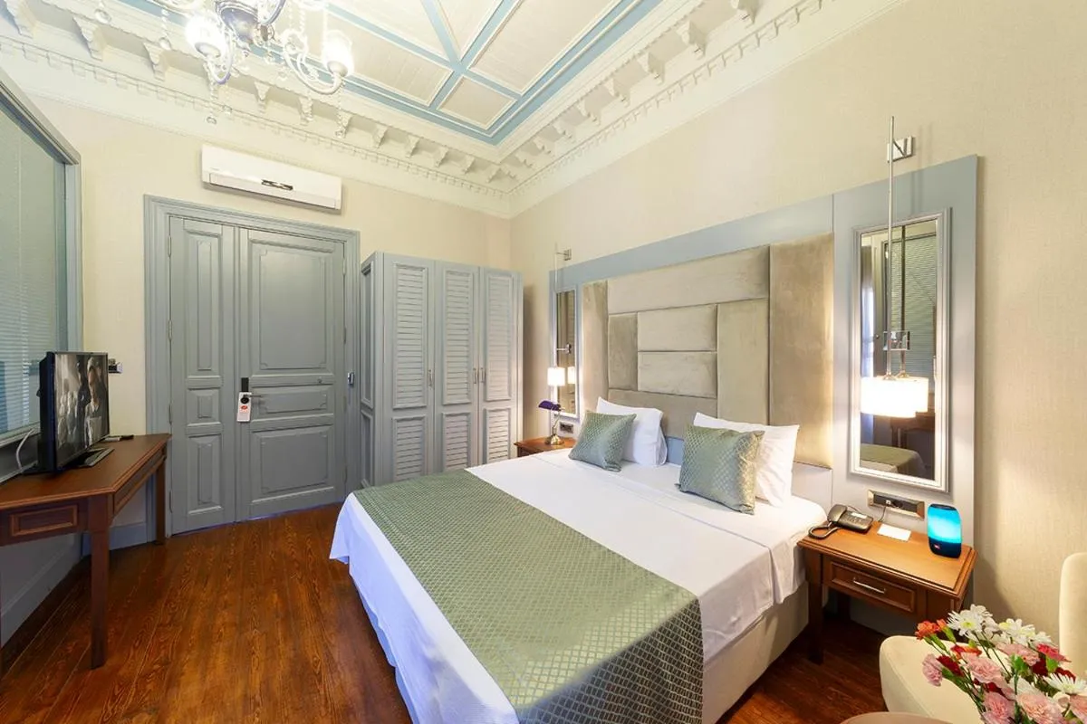 Shower, Bed in No2 Hotel By Şükrü