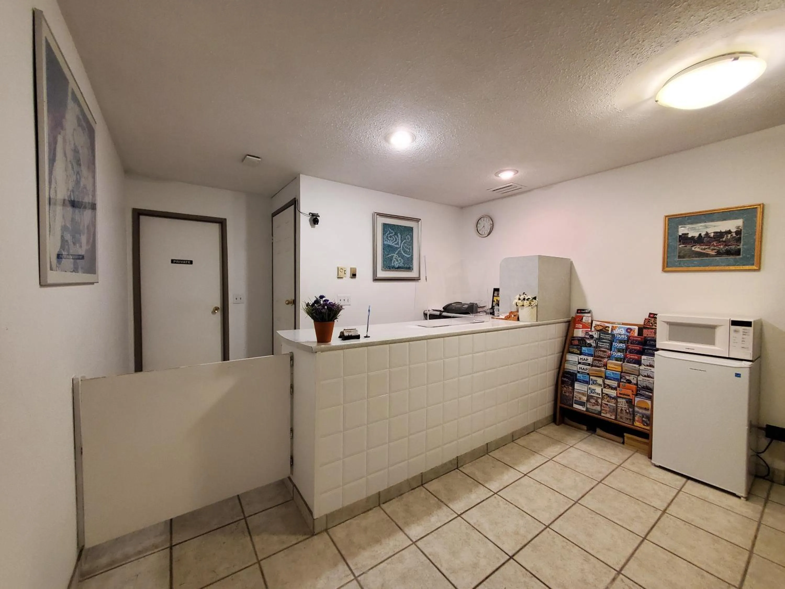 Lobby or reception in Red Roof Motor Inn