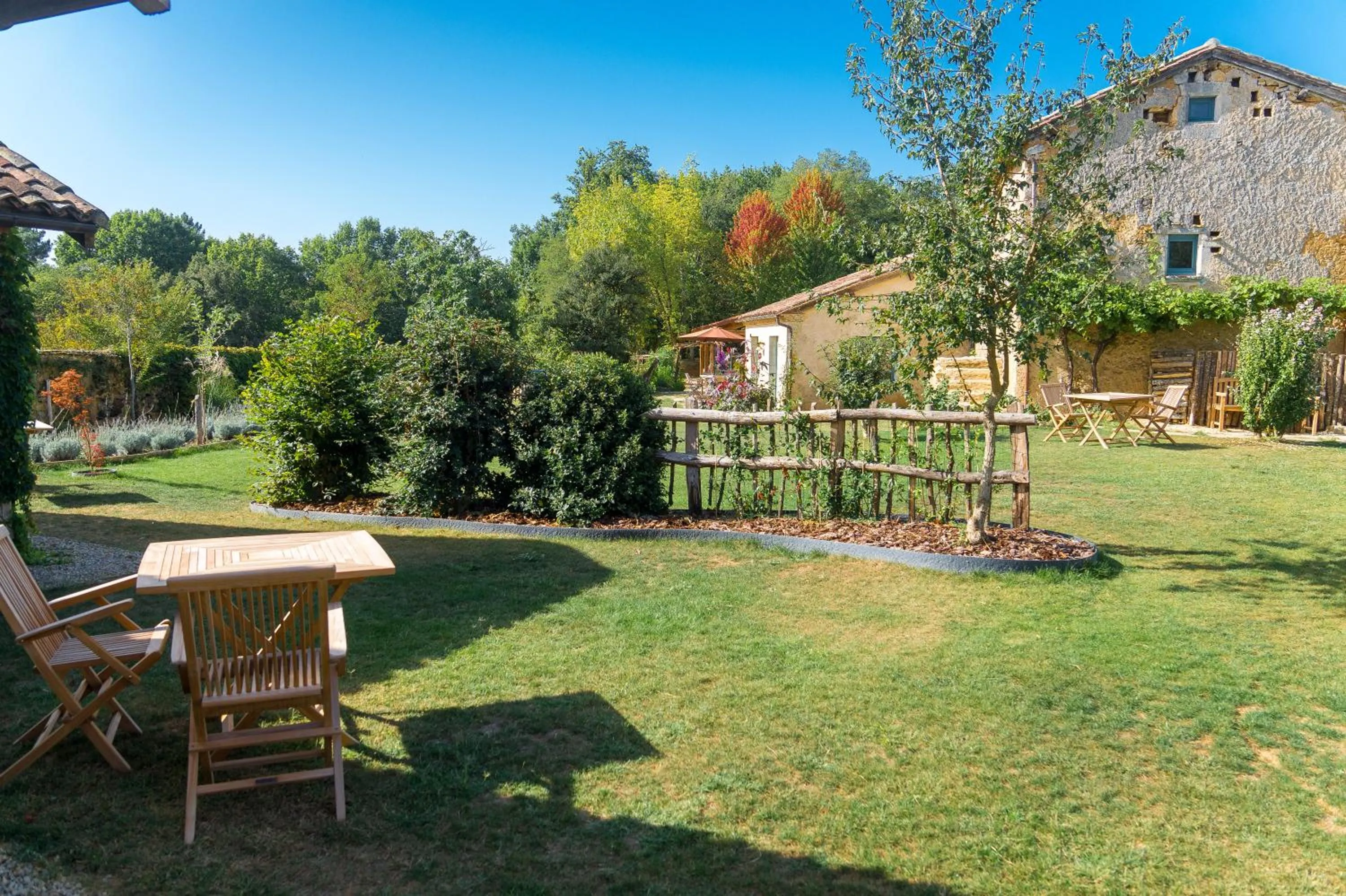 Garden in B&B, Chambres Dordogne, Clos de Saint-Maime