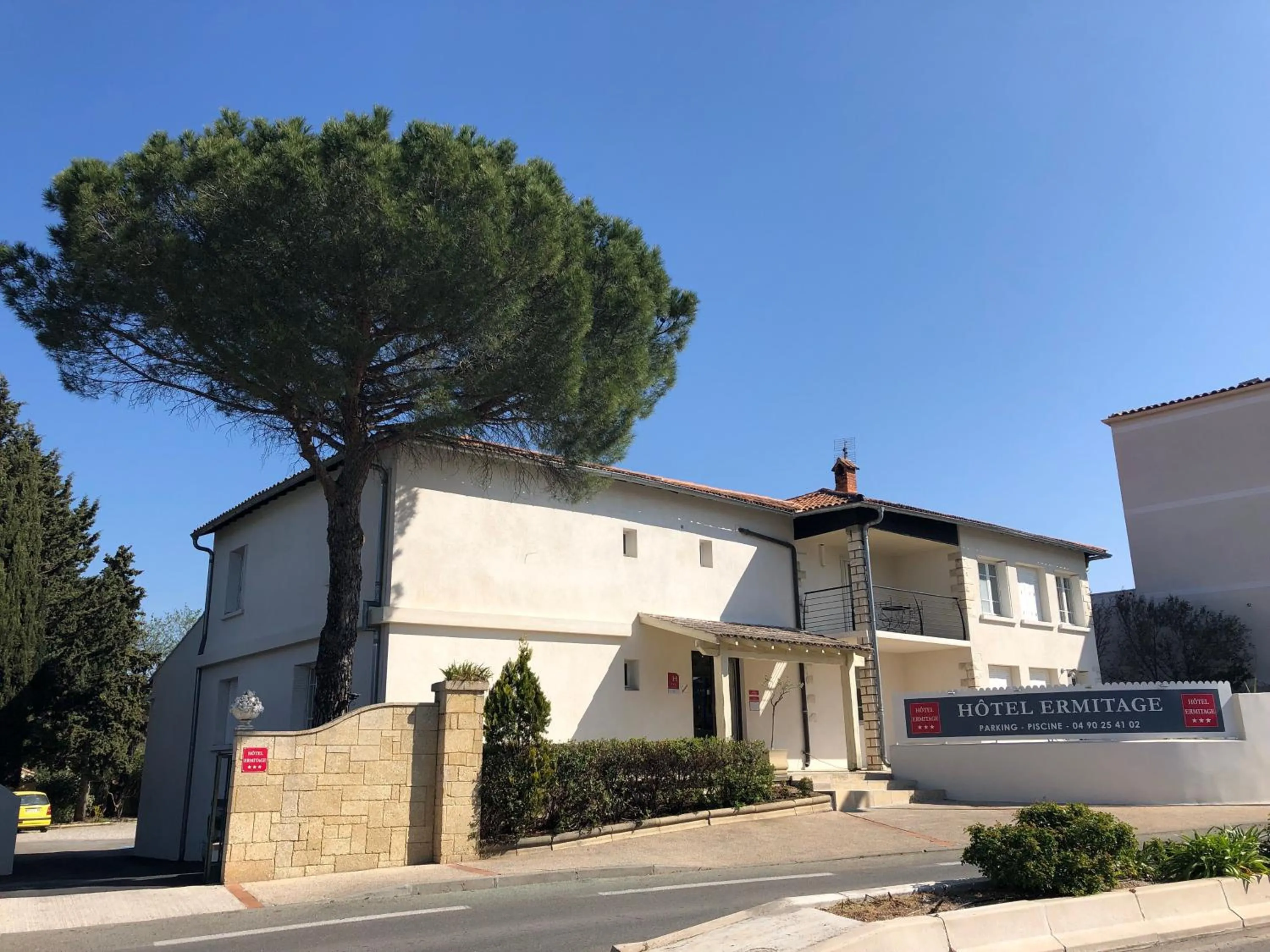 Facade/entrance in HOTEL ERMITAGE