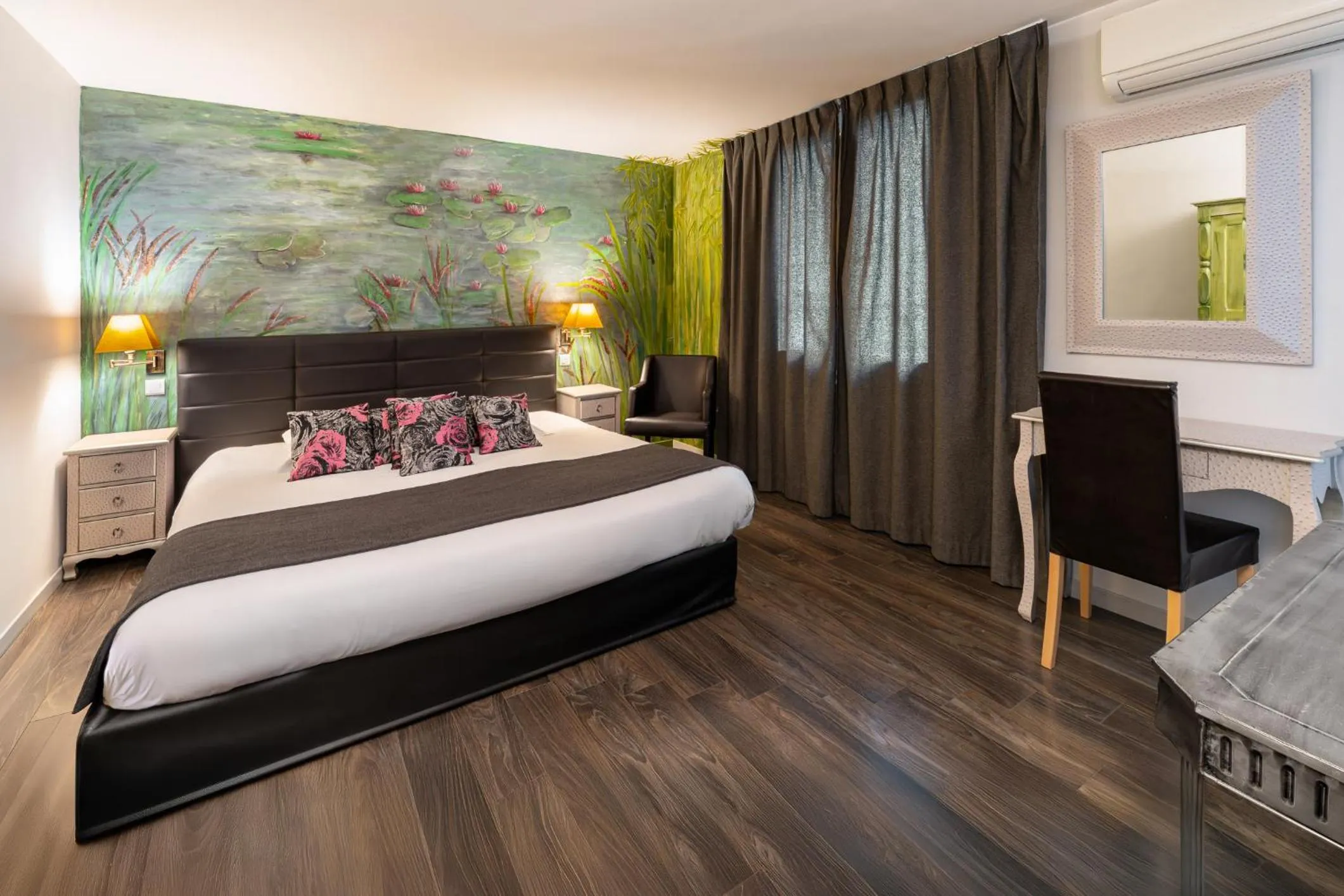 Bedroom, Bed in HOTEL ERMITAGE