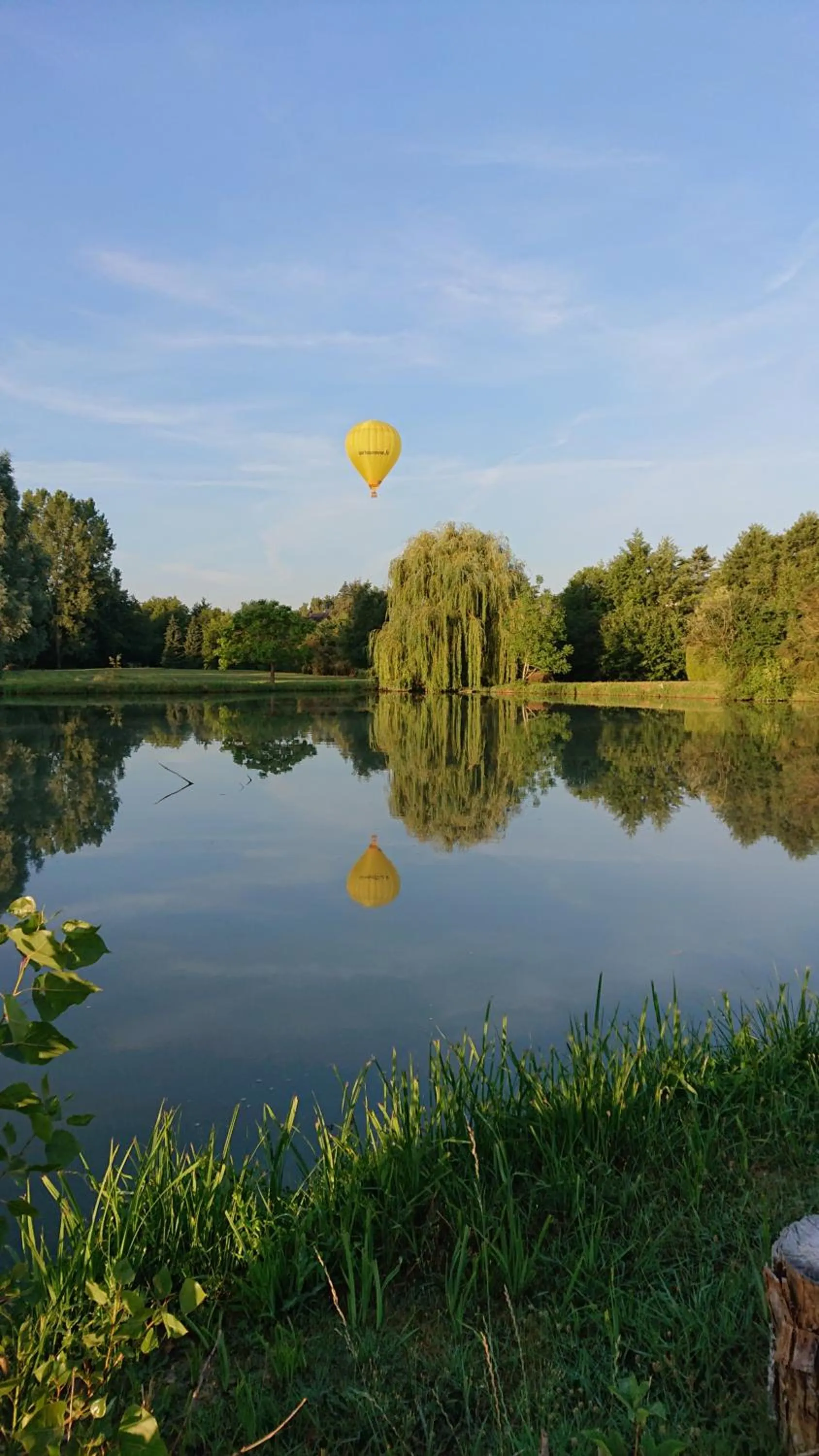 Lake view in Moulin du Fief Gentil
