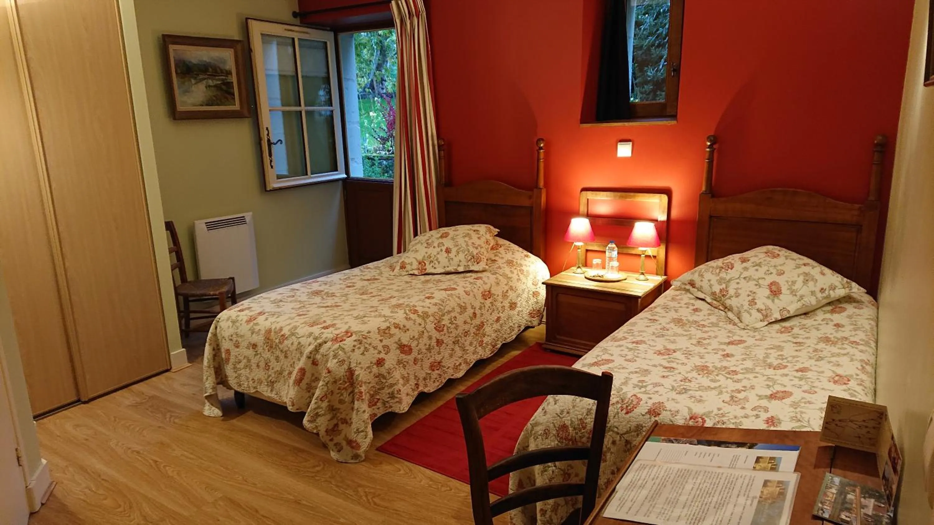 Photo of the whole room, Bed in Moulin du Fief Gentil