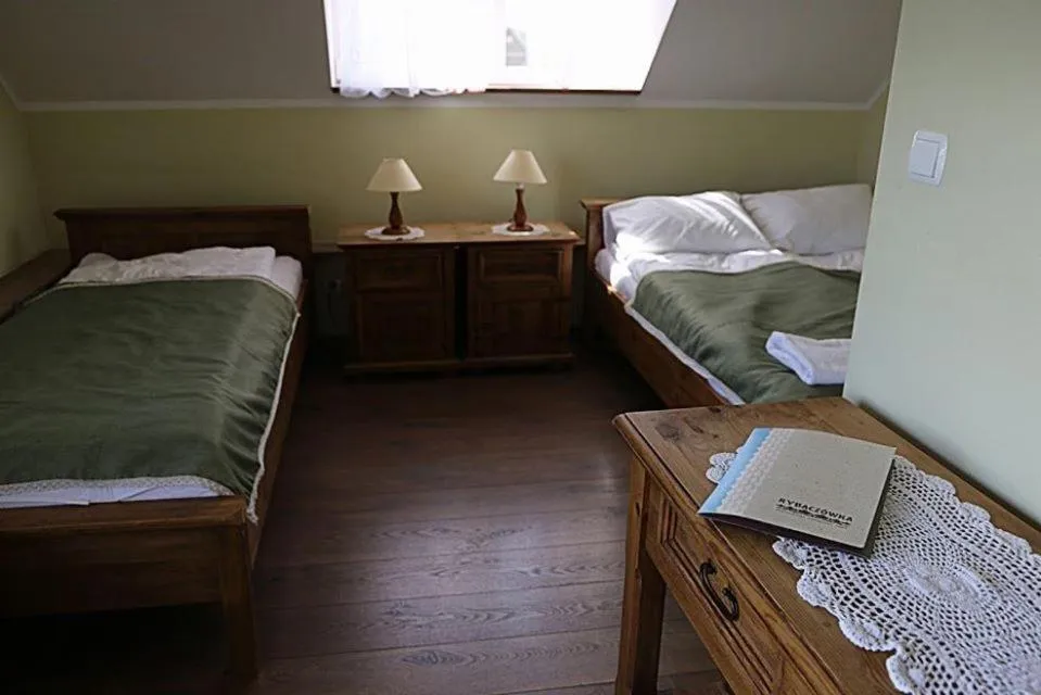 Bed in Pensjonat Rybaczówka - noclegi, restauracja, port