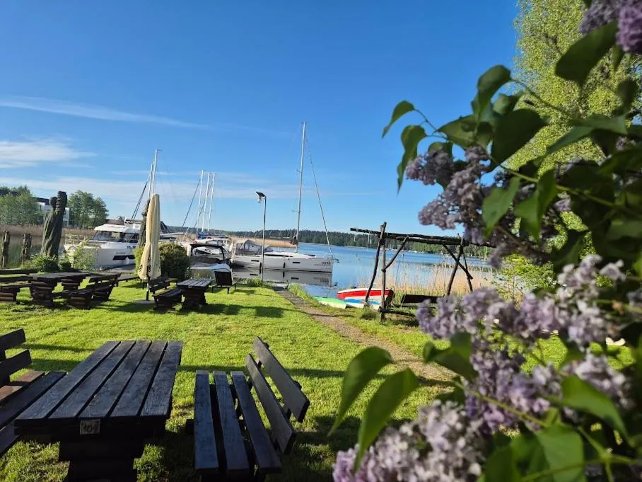 Pensjonat Rybaczówka - noclegi, restauracja, port