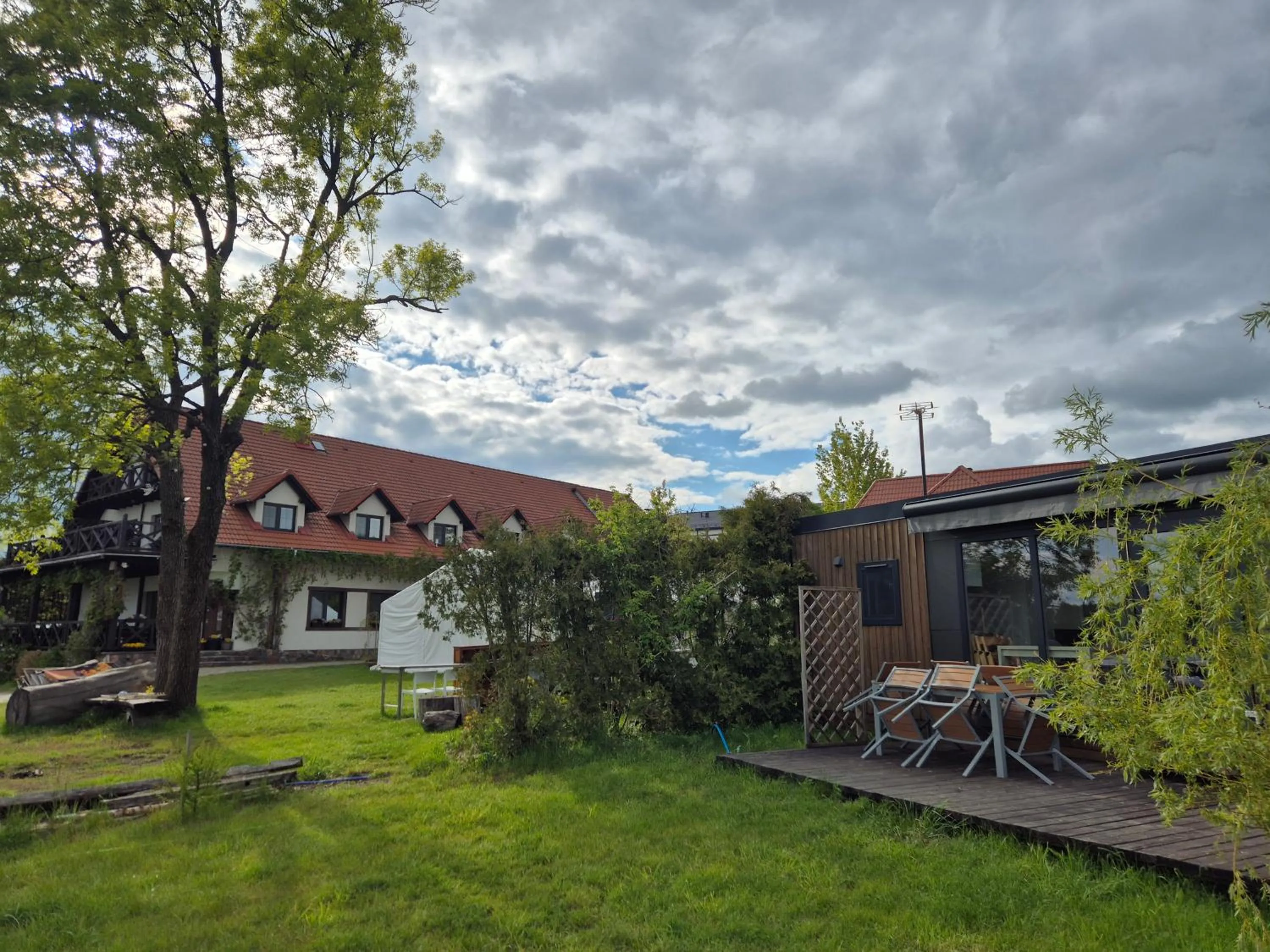 Pensjonat Rybaczówka - noclegi, restauracja, port