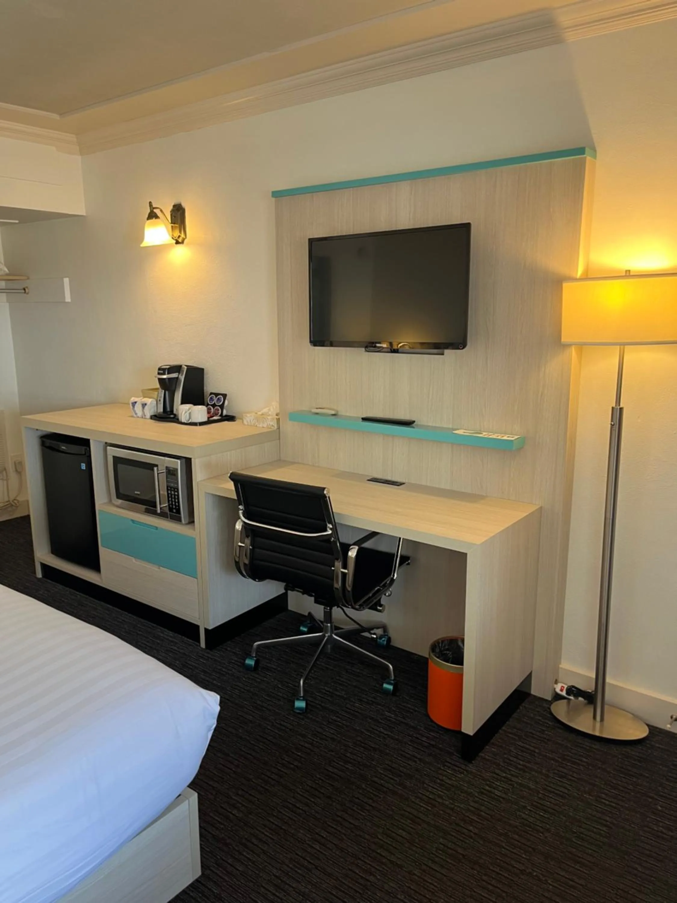 TV and multimedia, Bed in Revelstoke Lodge