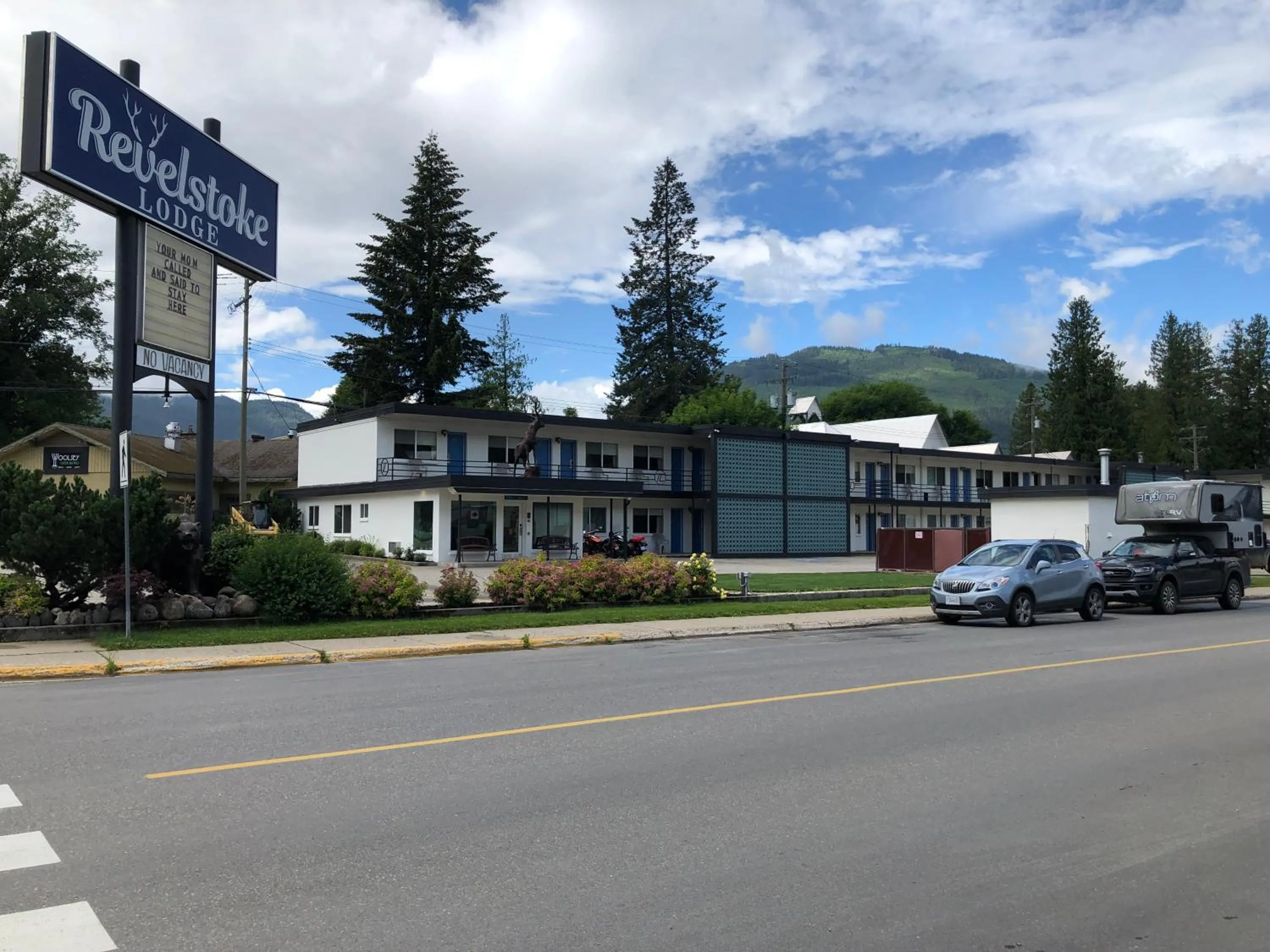 Property building in Revelstoke Lodge