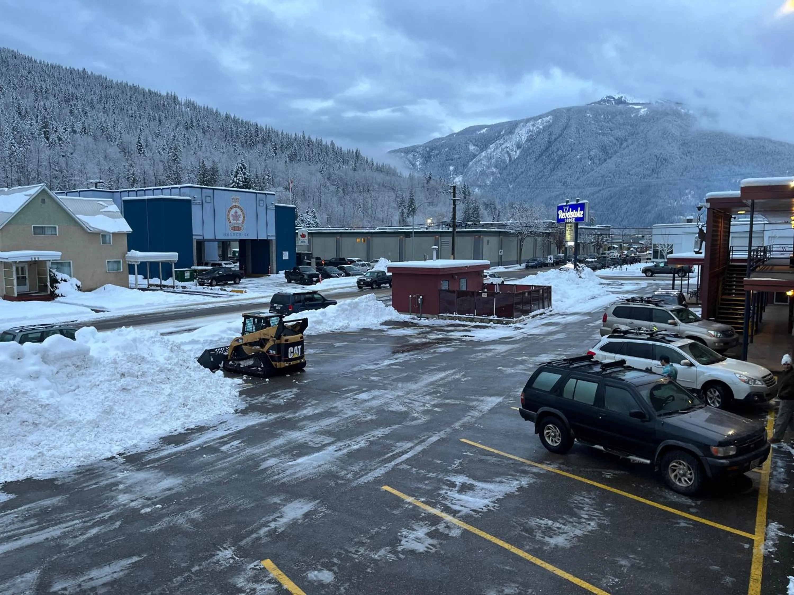 Property building in Revelstoke Lodge