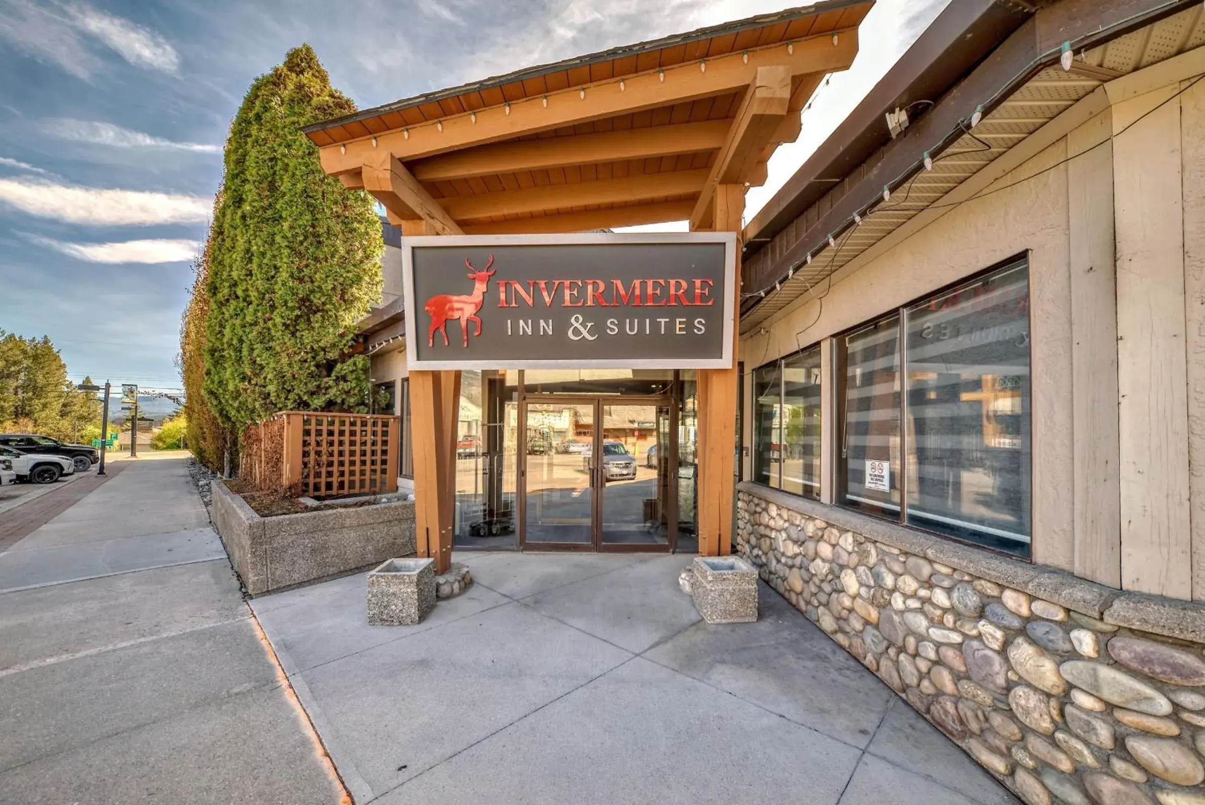Invermere Inn & Suites Invermere Inn & Suites