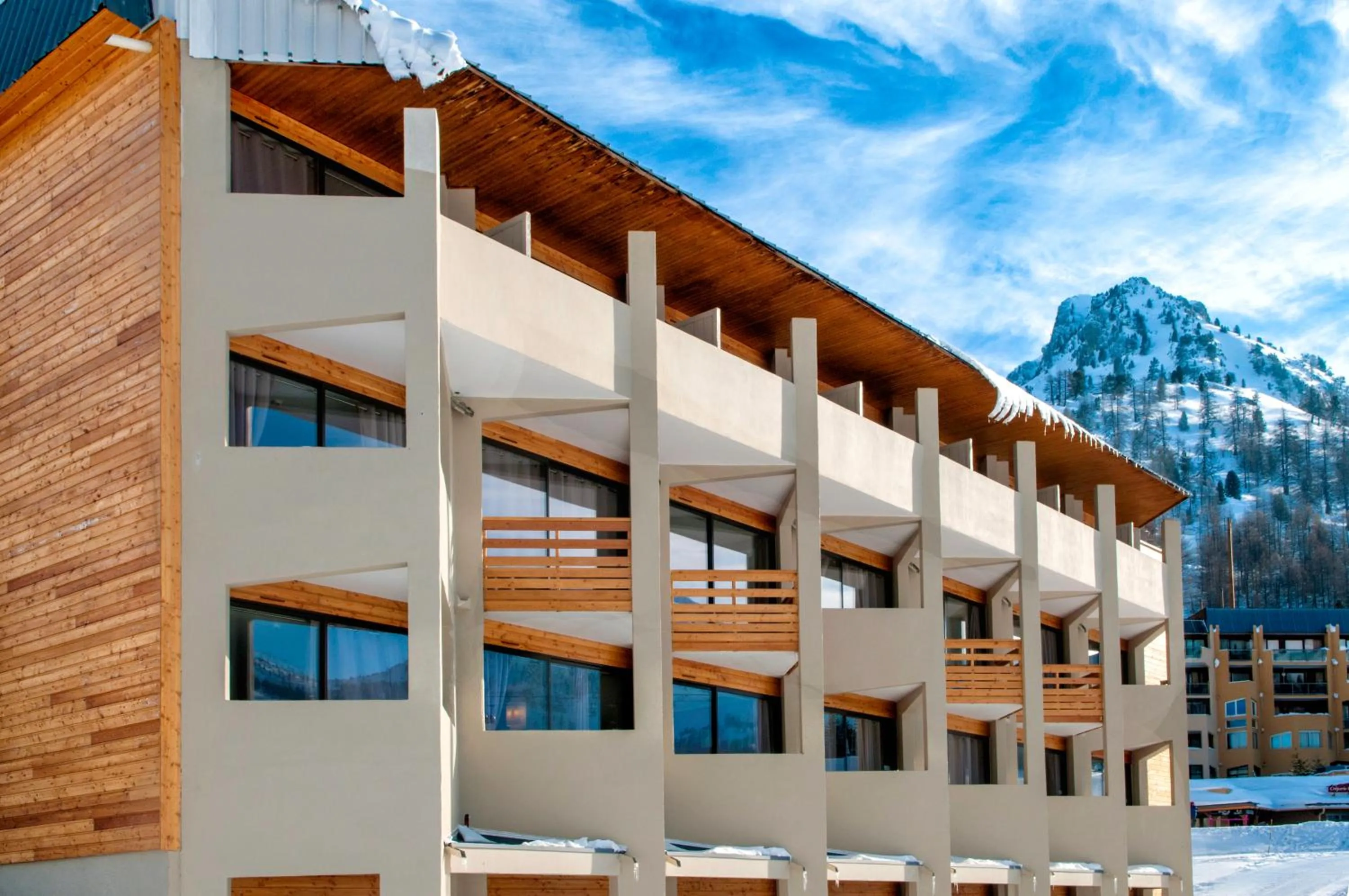 Property building in SOWELL RESIDENCES New Chastillon