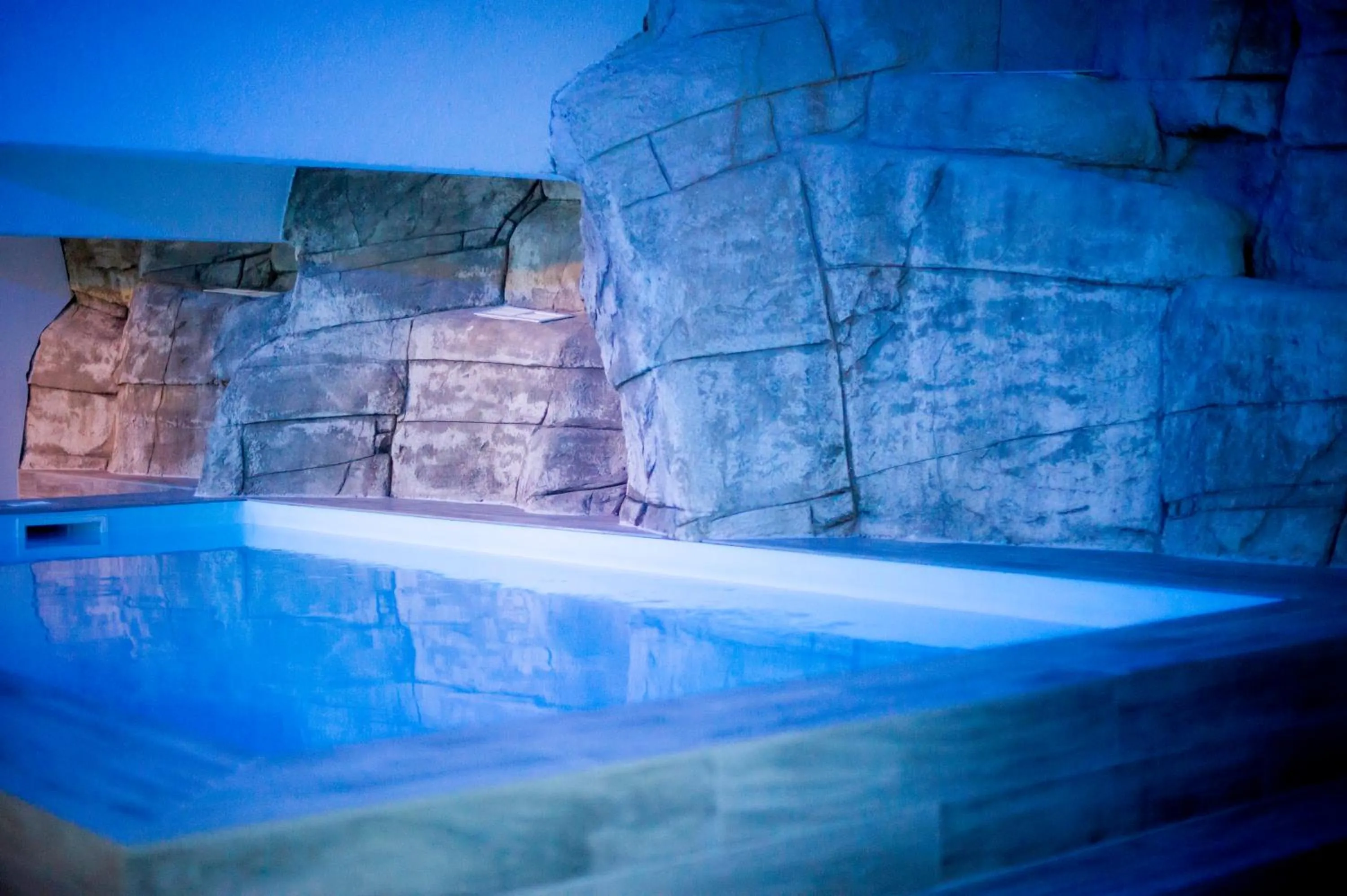 Swimming pool in SOWELL RESIDENCES New Chastillon