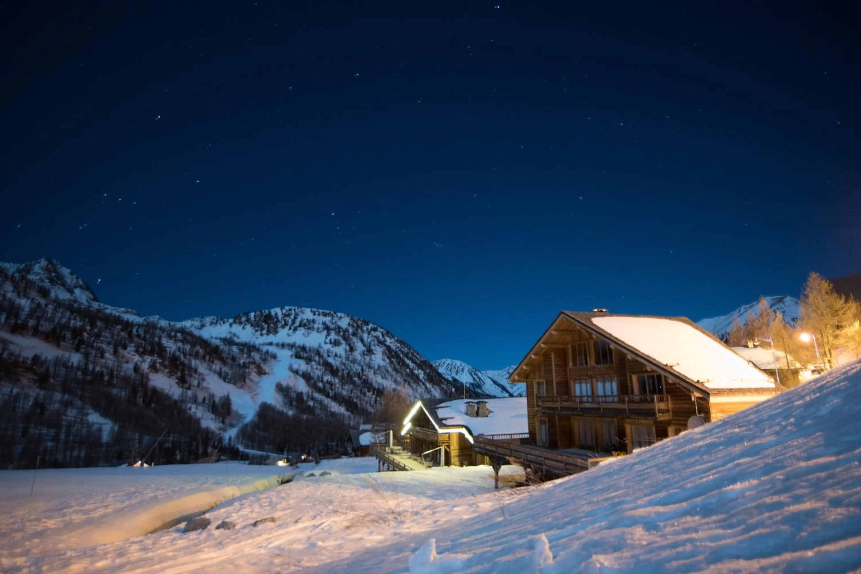 Natural landscape in SOWELL RESIDENCES New Chastillon