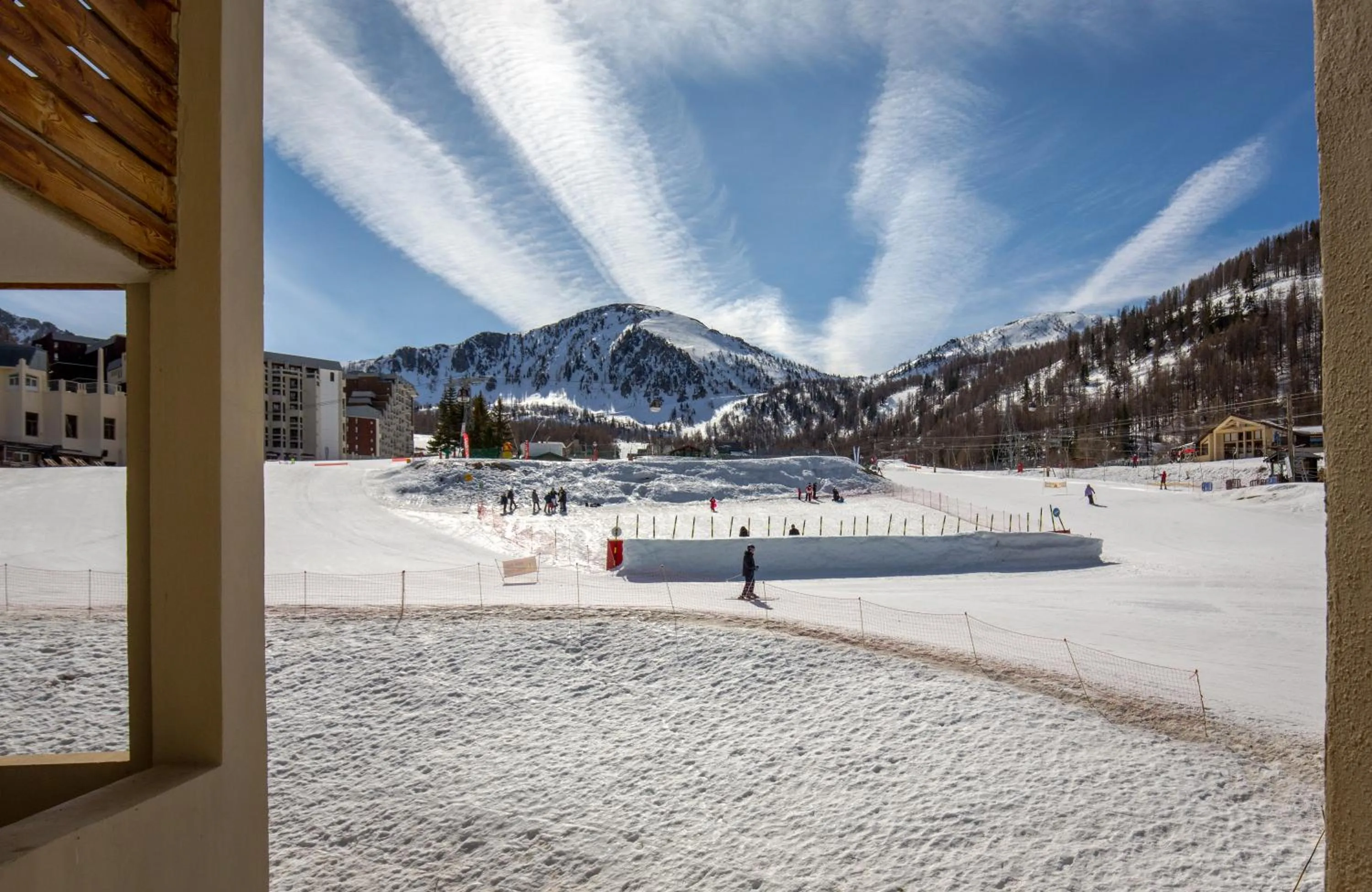 Nearby landmark in SOWELL RESIDENCES New Chastillon