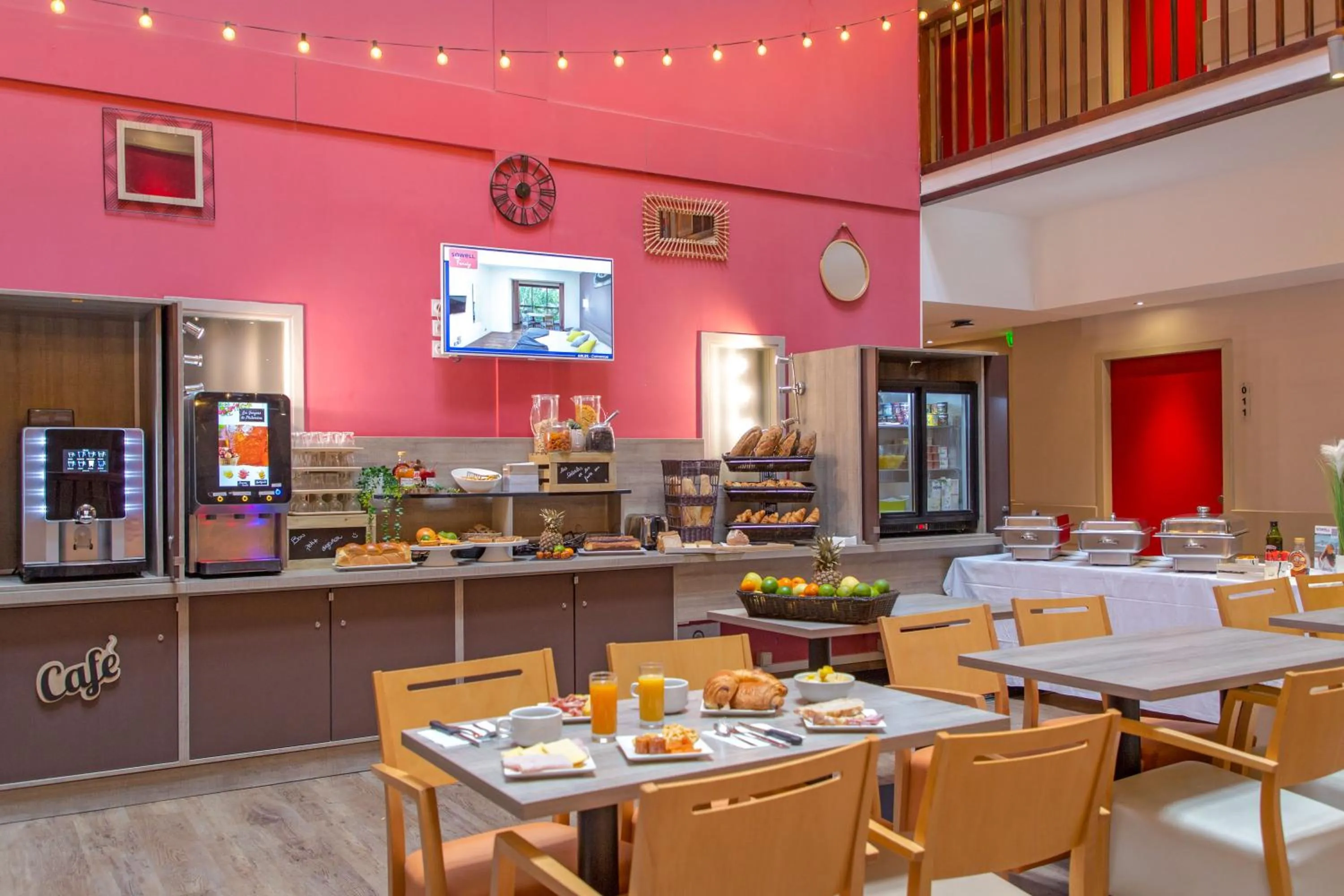 Buffet breakfast in SOWELL RESIDENCES New Chastillon