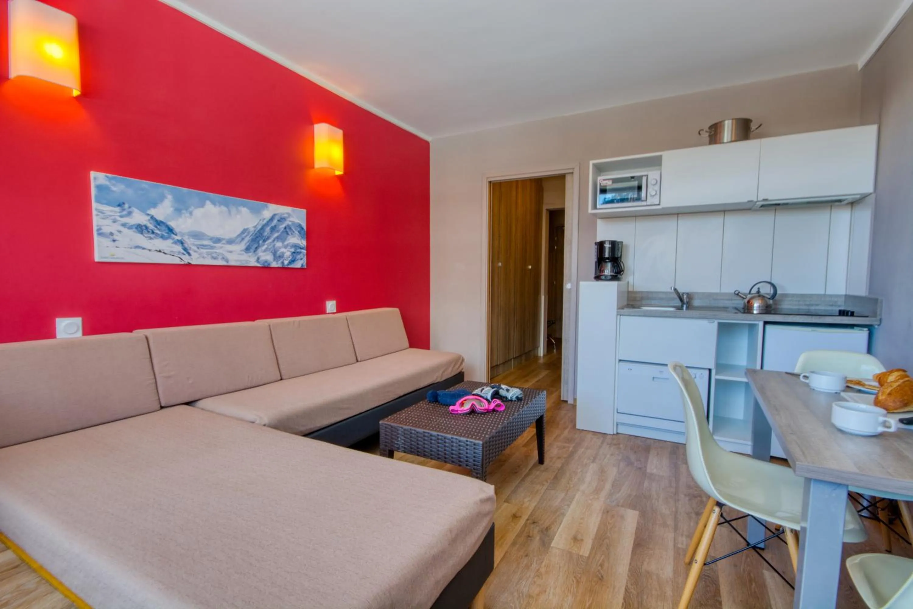 Decorative detail in SOWELL RESIDENCES New Chastillon