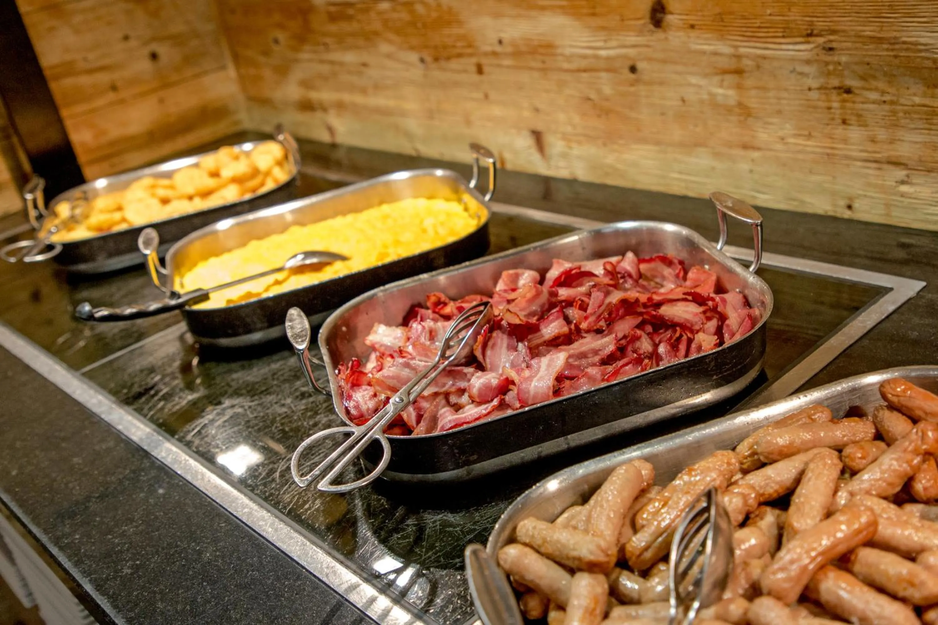 Restaurant/places to eat in SOWELL HOTELS Le Pas du Loup