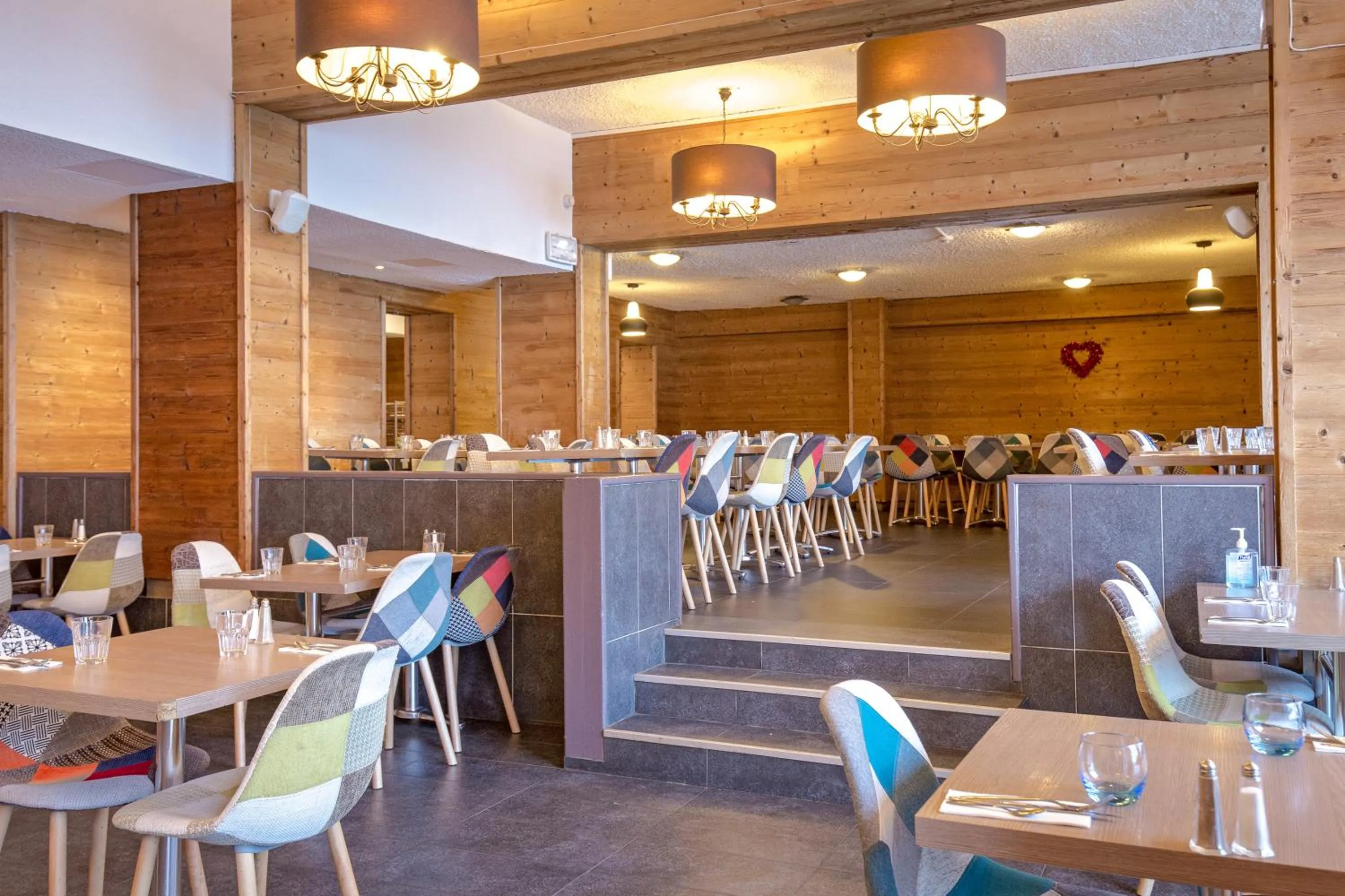 Restaurant/places to eat in SOWELL HOTELS Le Pas du Loup