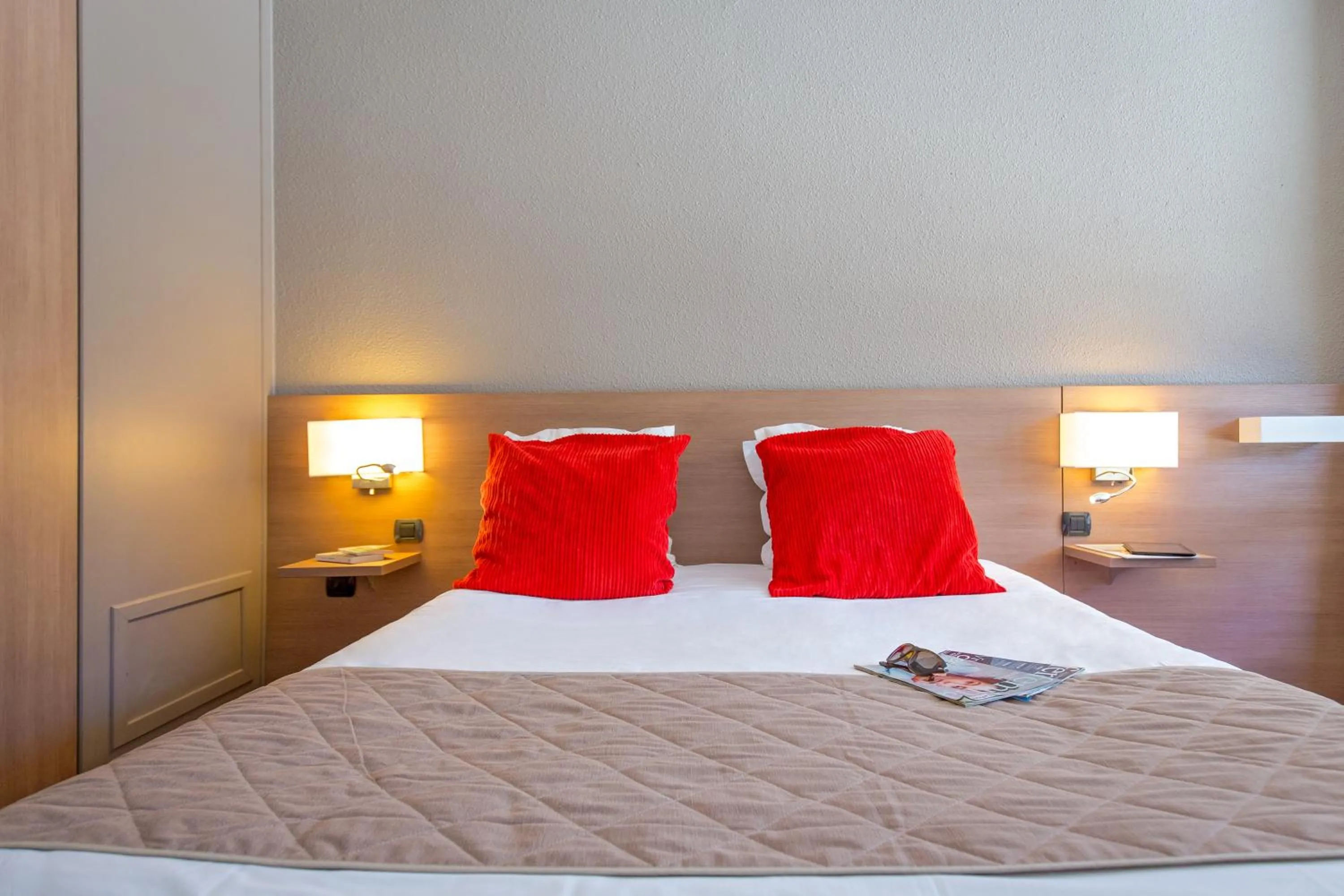 Bedroom, Bed in SOWELL HOTELS Le Pas du Loup