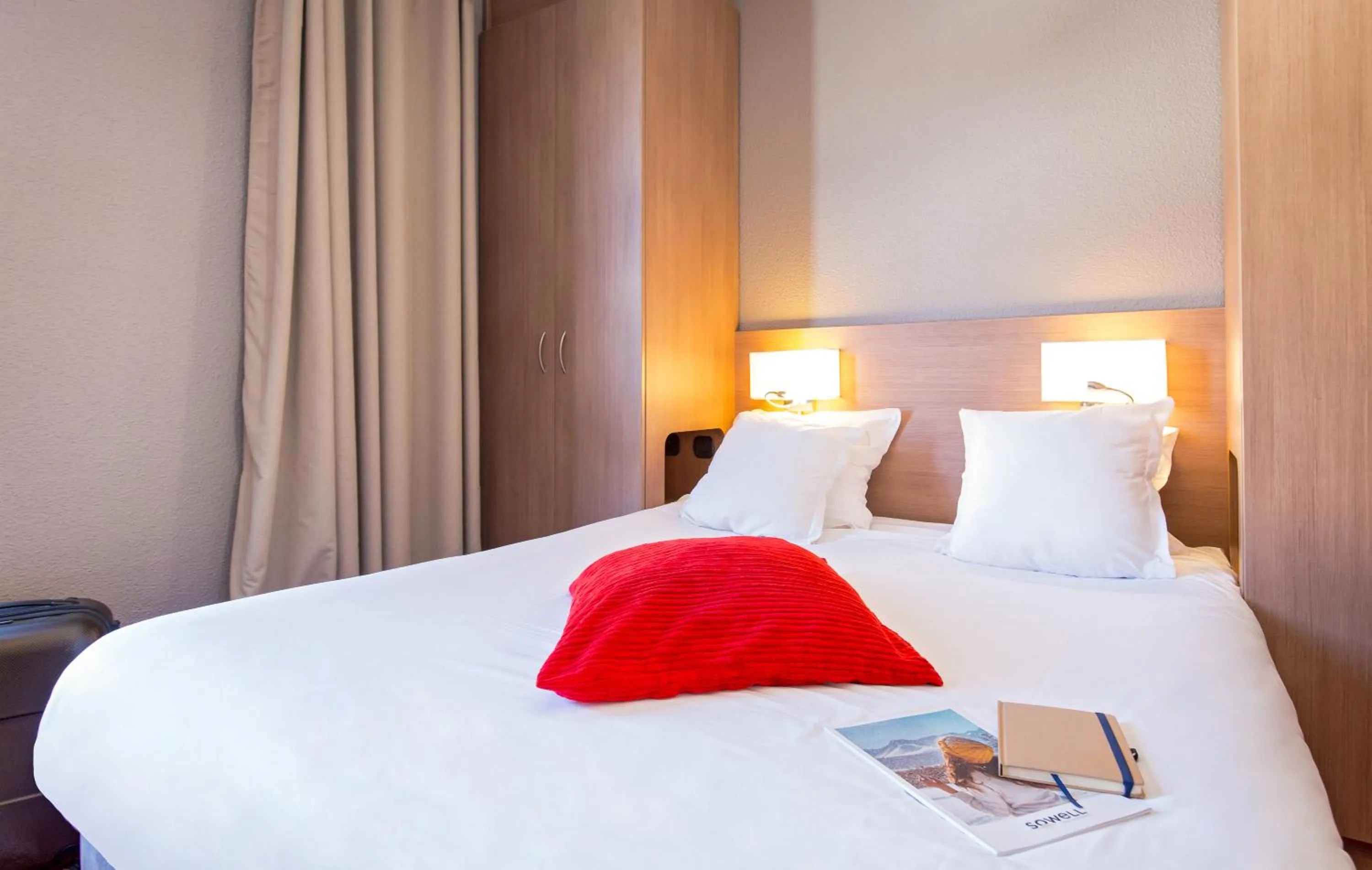 Bedroom, Bed in SOWELL HOTELS Le Pas du Loup