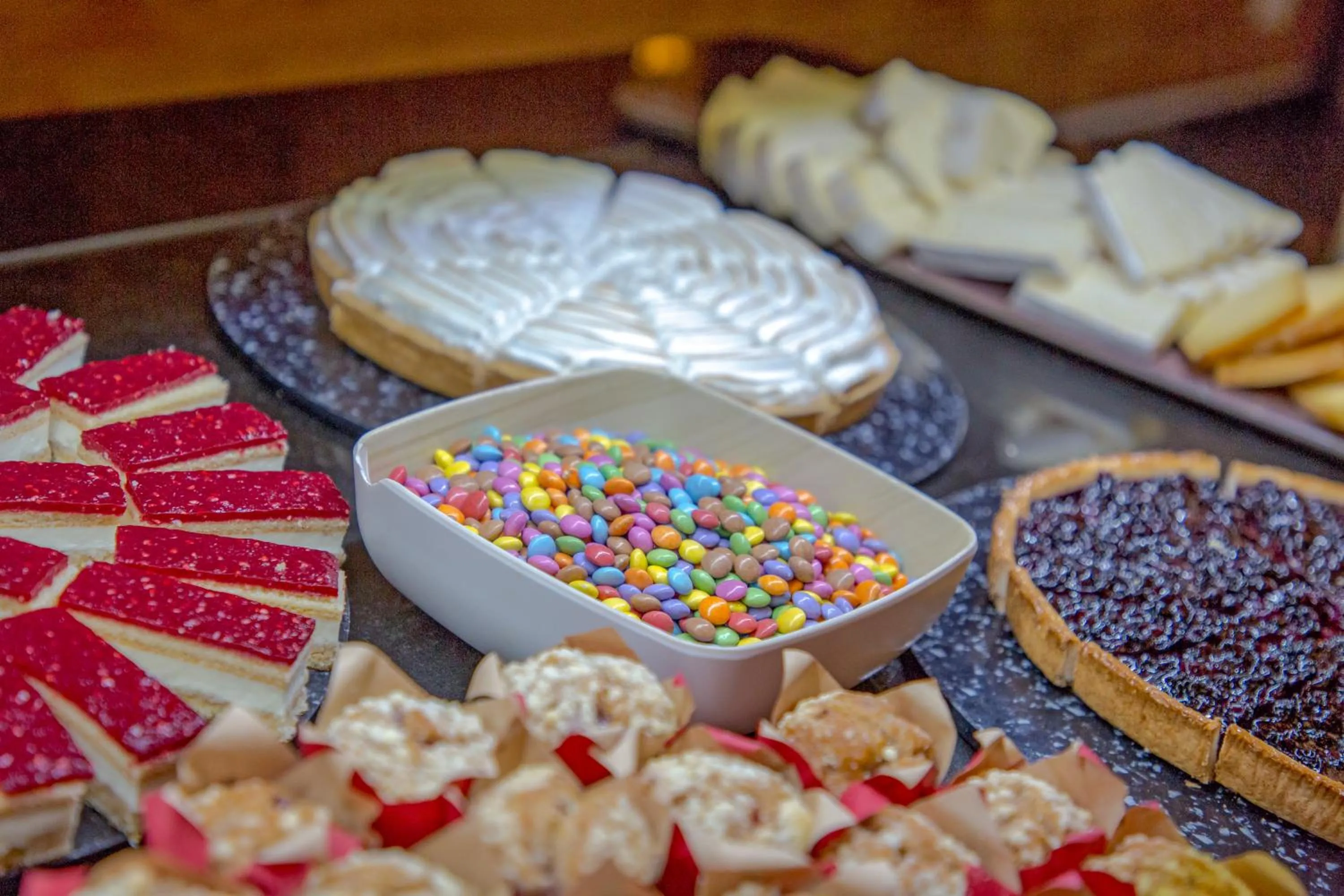 Restaurant/places to eat in SOWELL HOTELS Le Pas du Loup