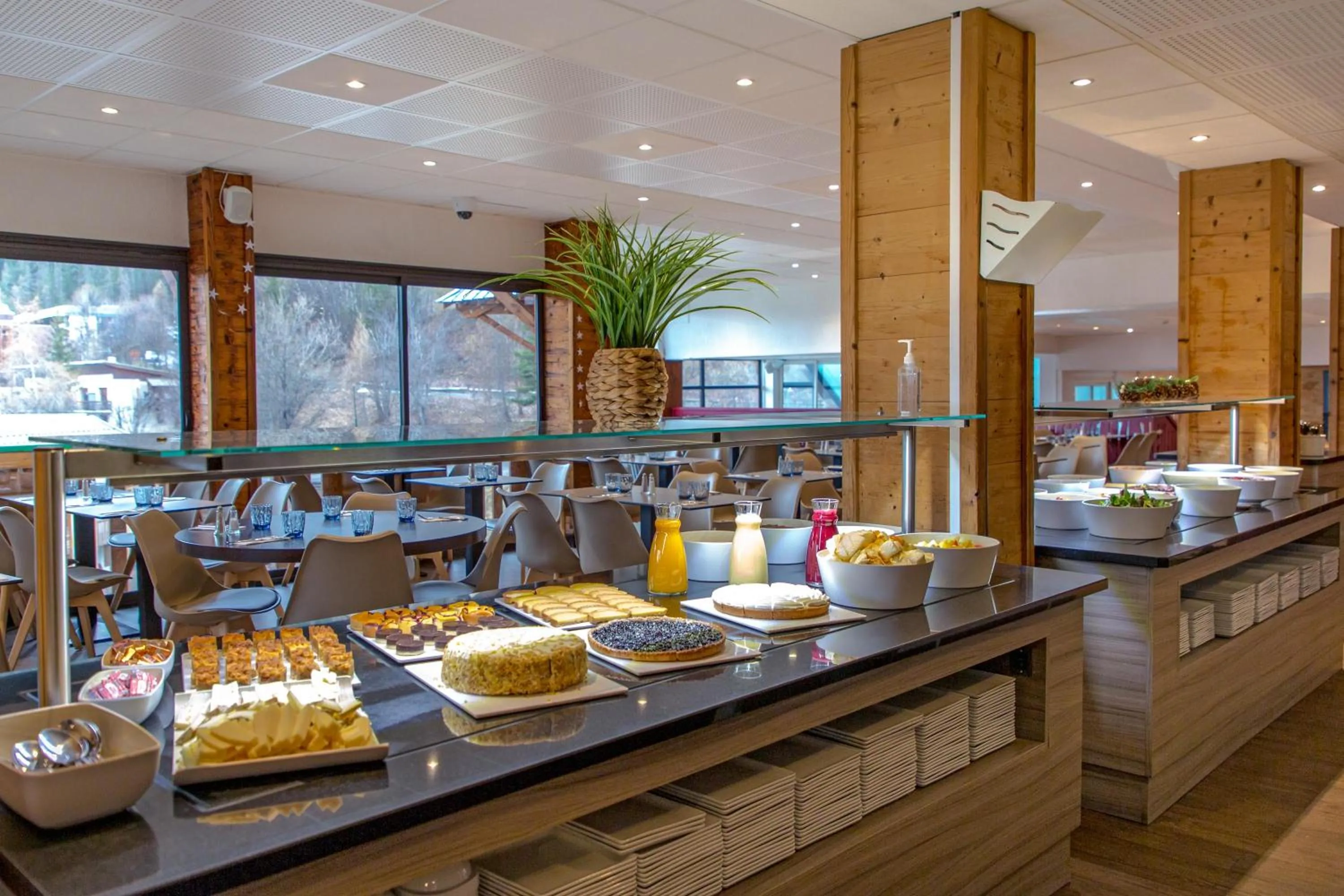 Restaurant/places to eat in SOWELL Family Les Bergers