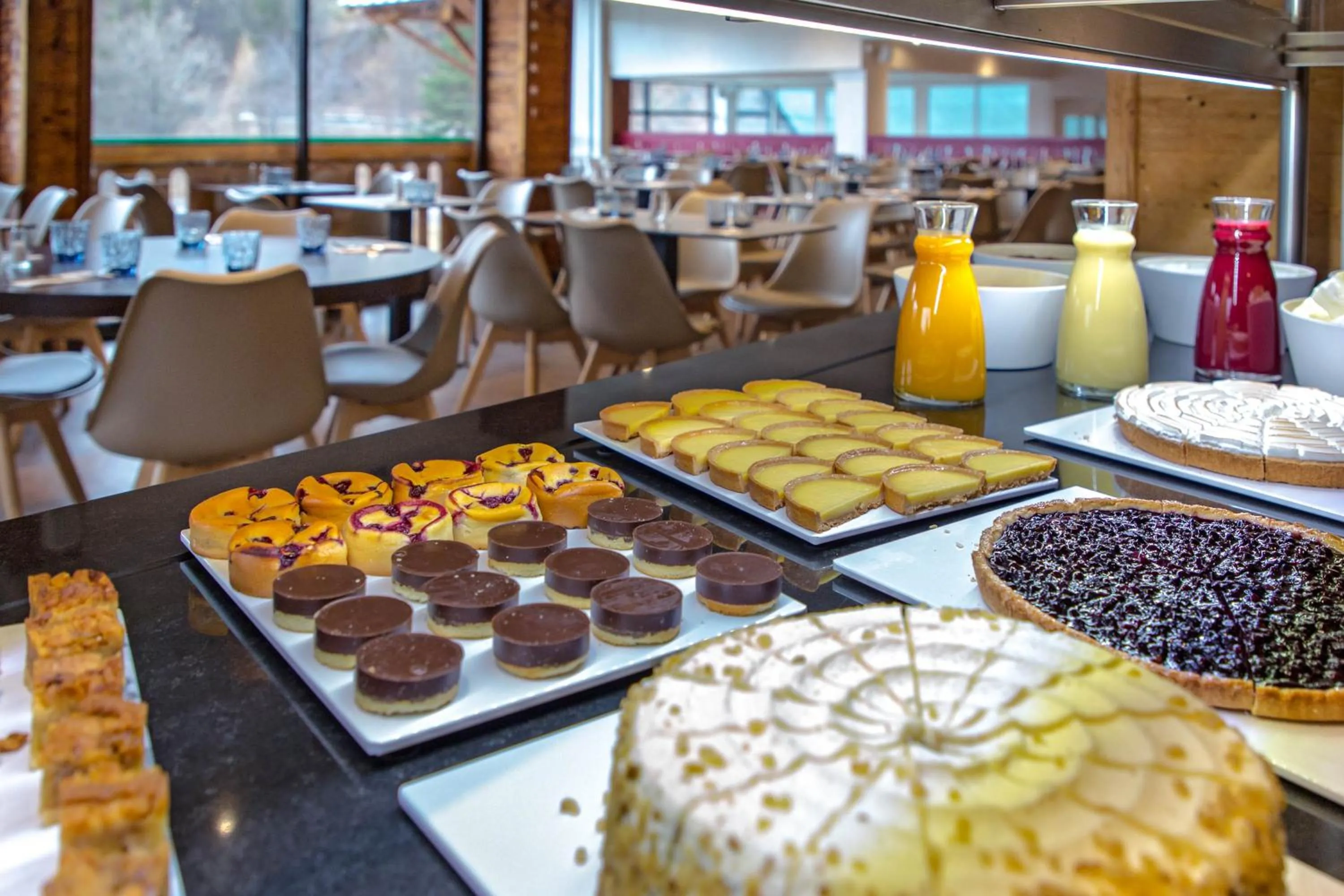 Restaurant/places to eat in SOWELL Family Les Bergers