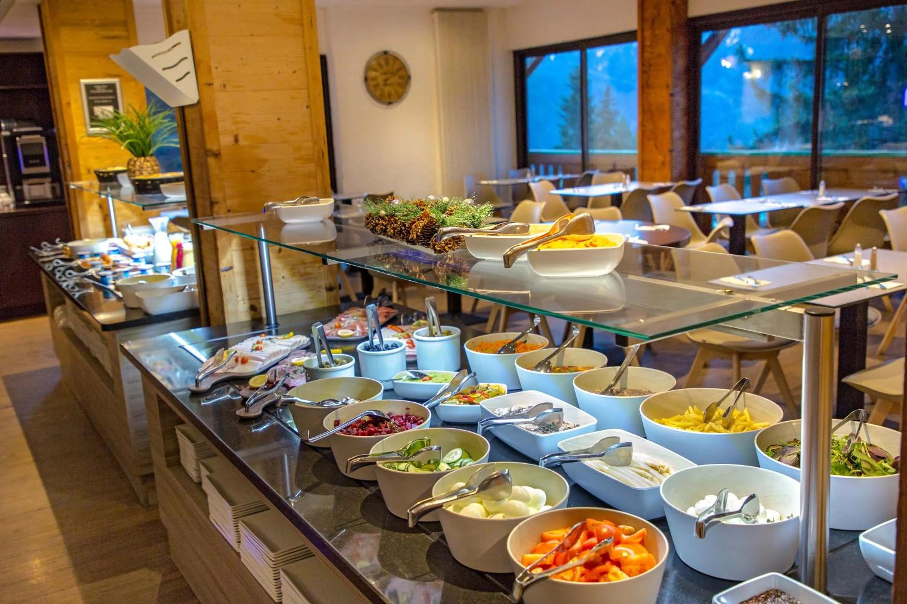 Restaurant/places to eat in SOWELL Family Les Bergers