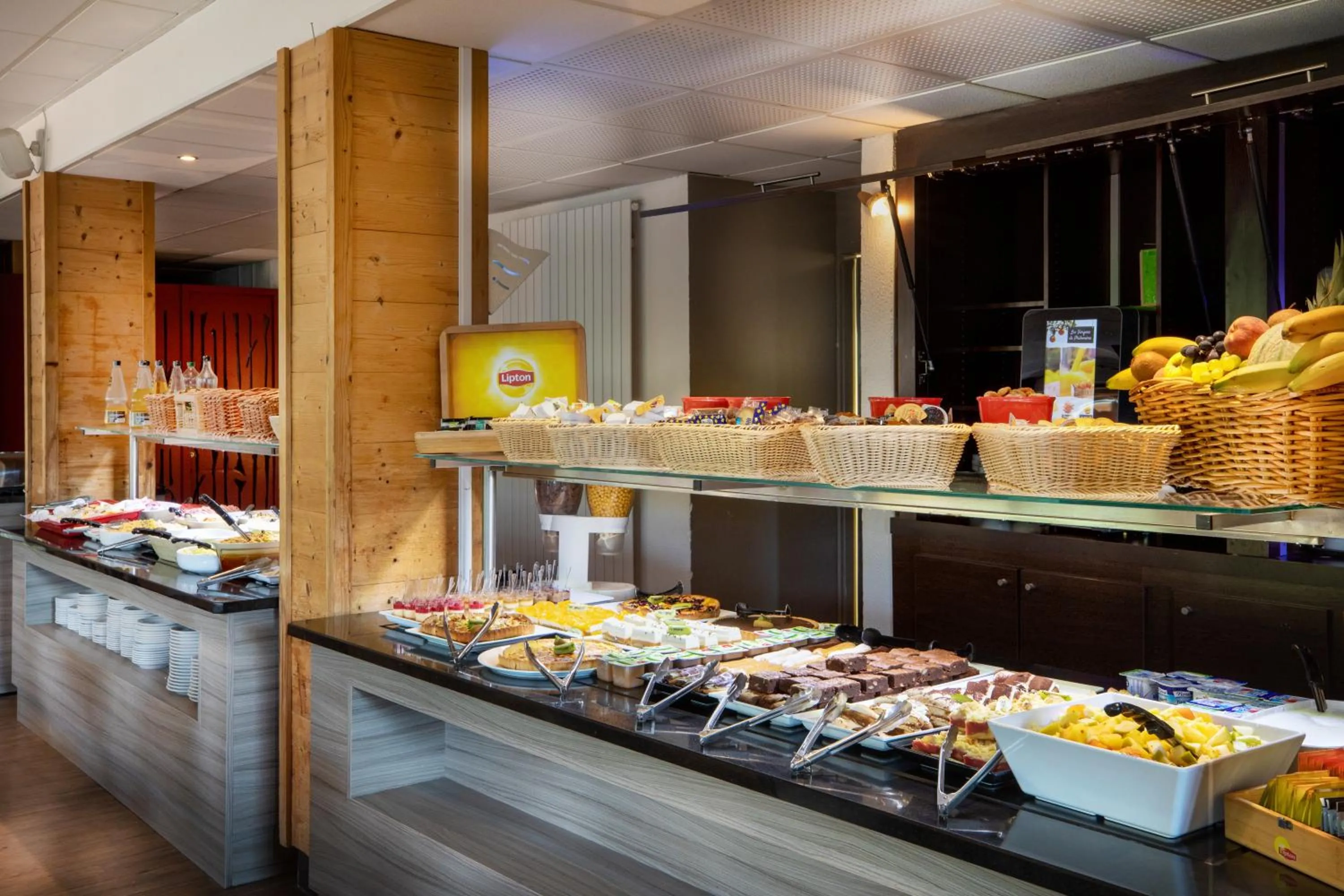 Restaurant/places to eat in SOWELL Family Les Bergers