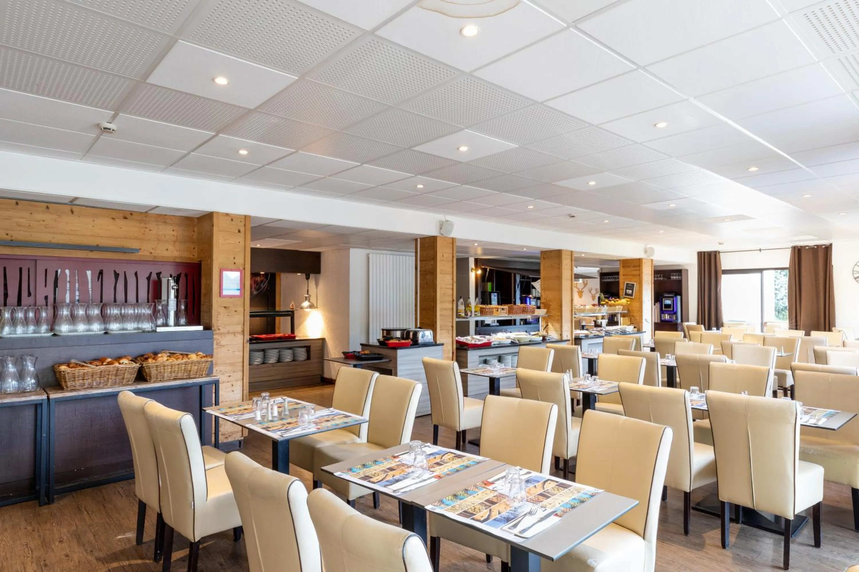 Restaurant/places to eat in SOWELL Family Les Bergers