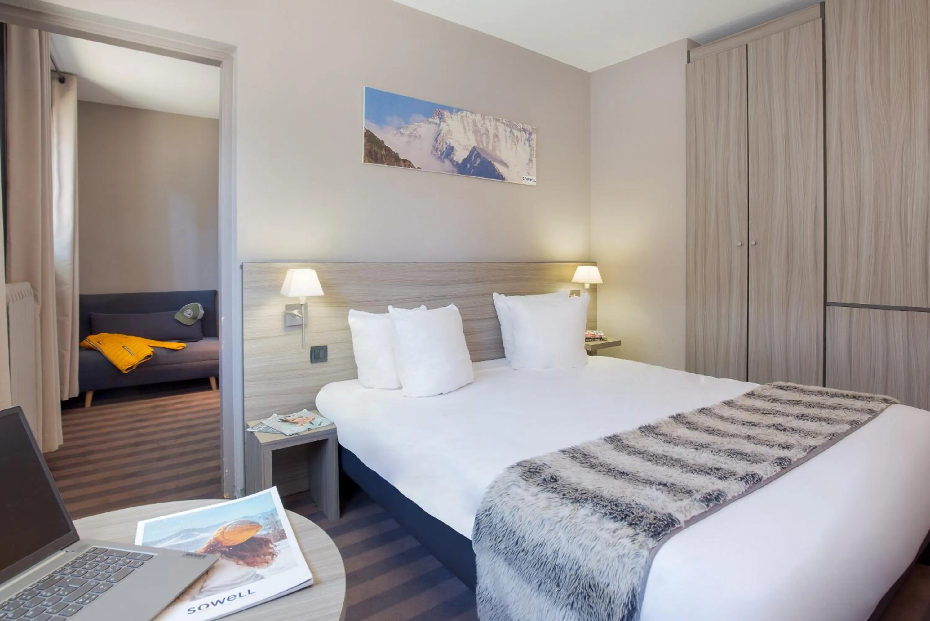 Bedroom, Bed in SOWELL Family Les Bergers