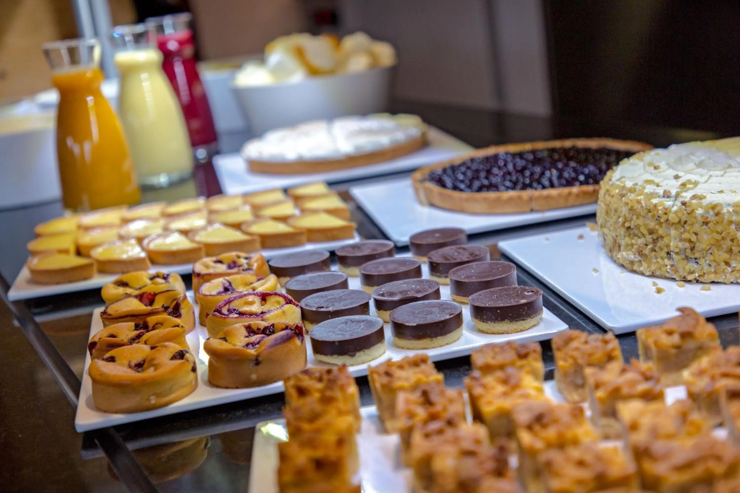 Restaurant/places to eat in SOWELL Family Les Bergers