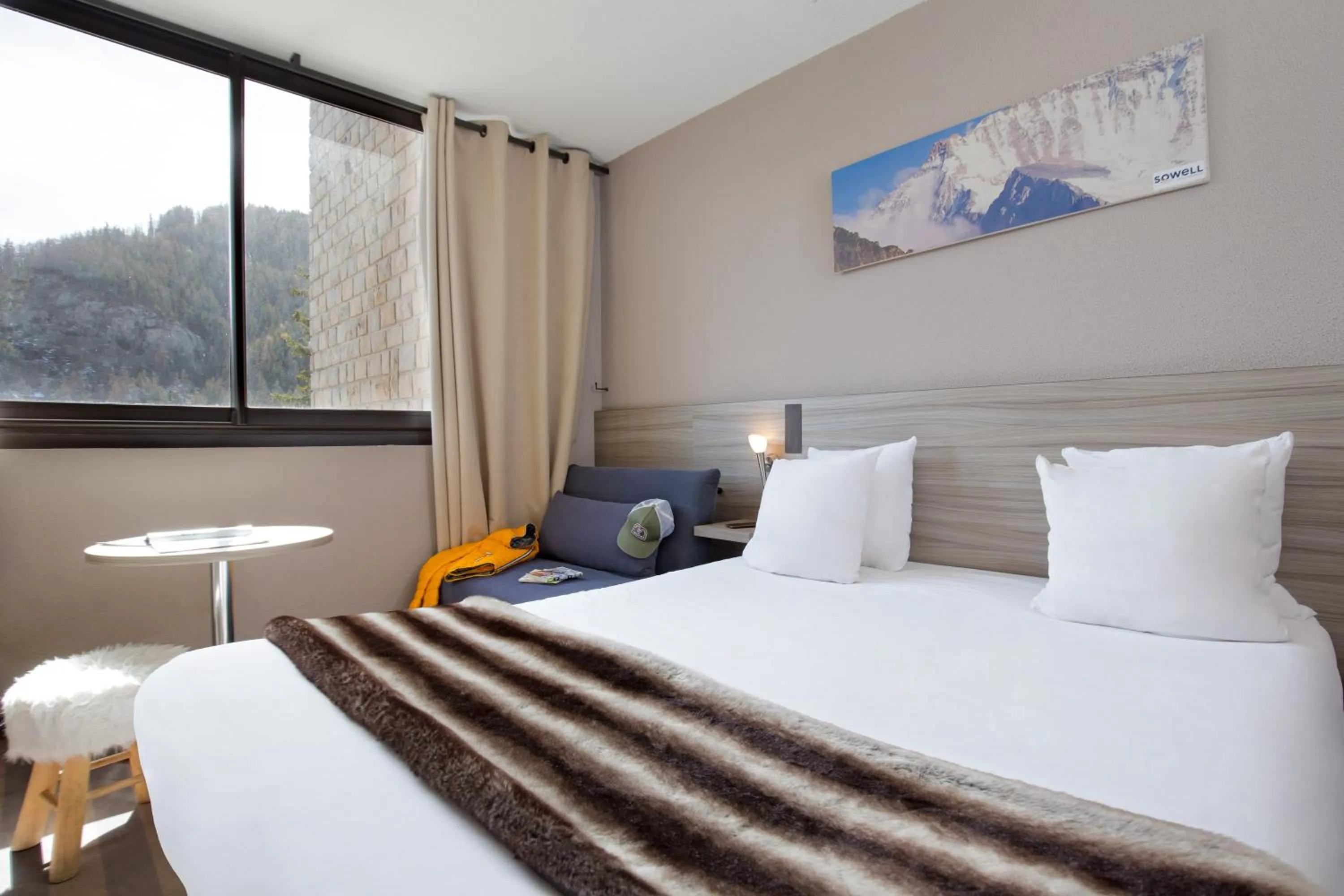 Bedroom, Bed in SOWELL Family Les Bergers