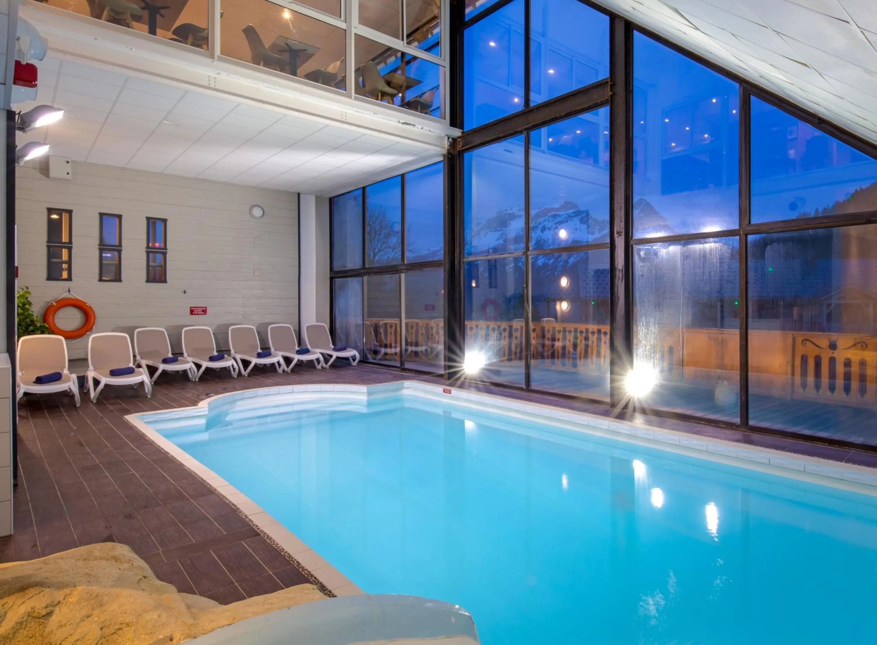 Swimming pool in SOWELL Family Les Bergers