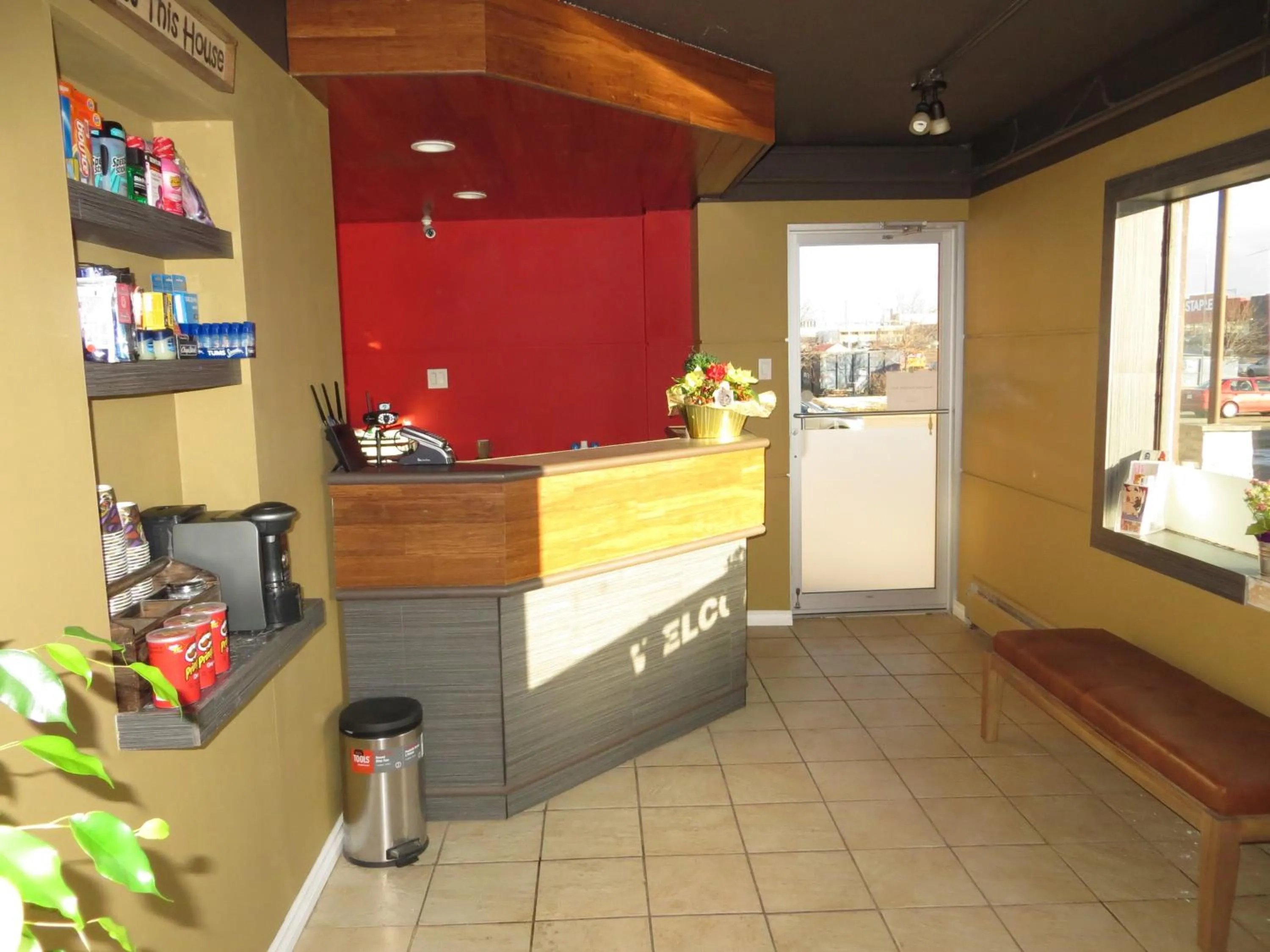 Lobby or reception in Nice Inn Edmonton