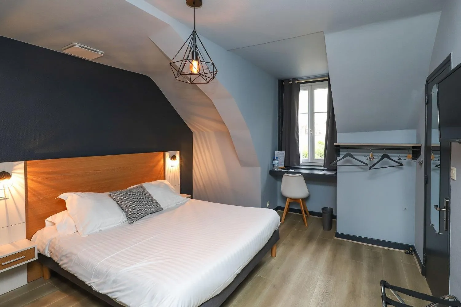 Bed in Hôtel La Réserve de Brive