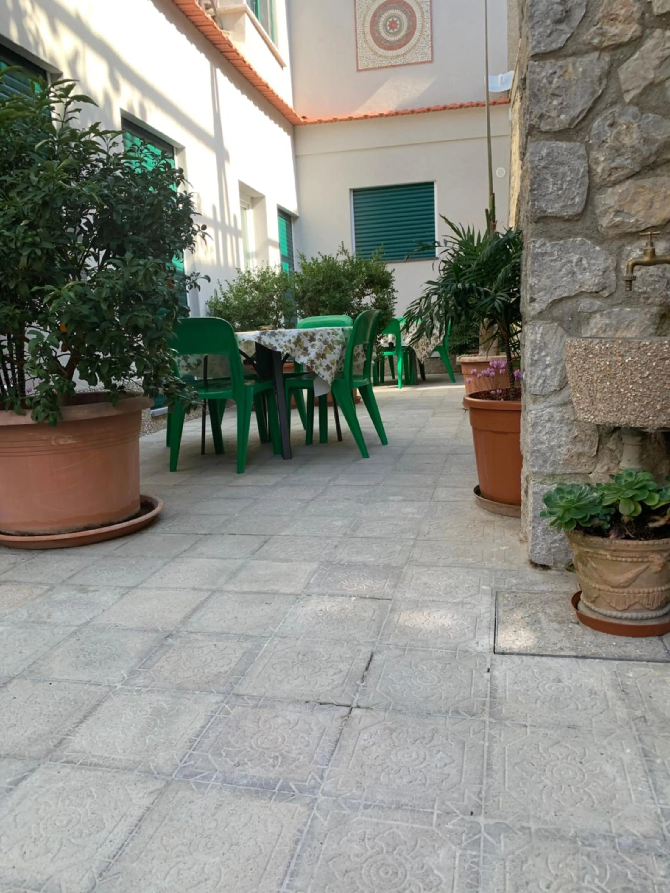 Patio in Hedera Capri B&B