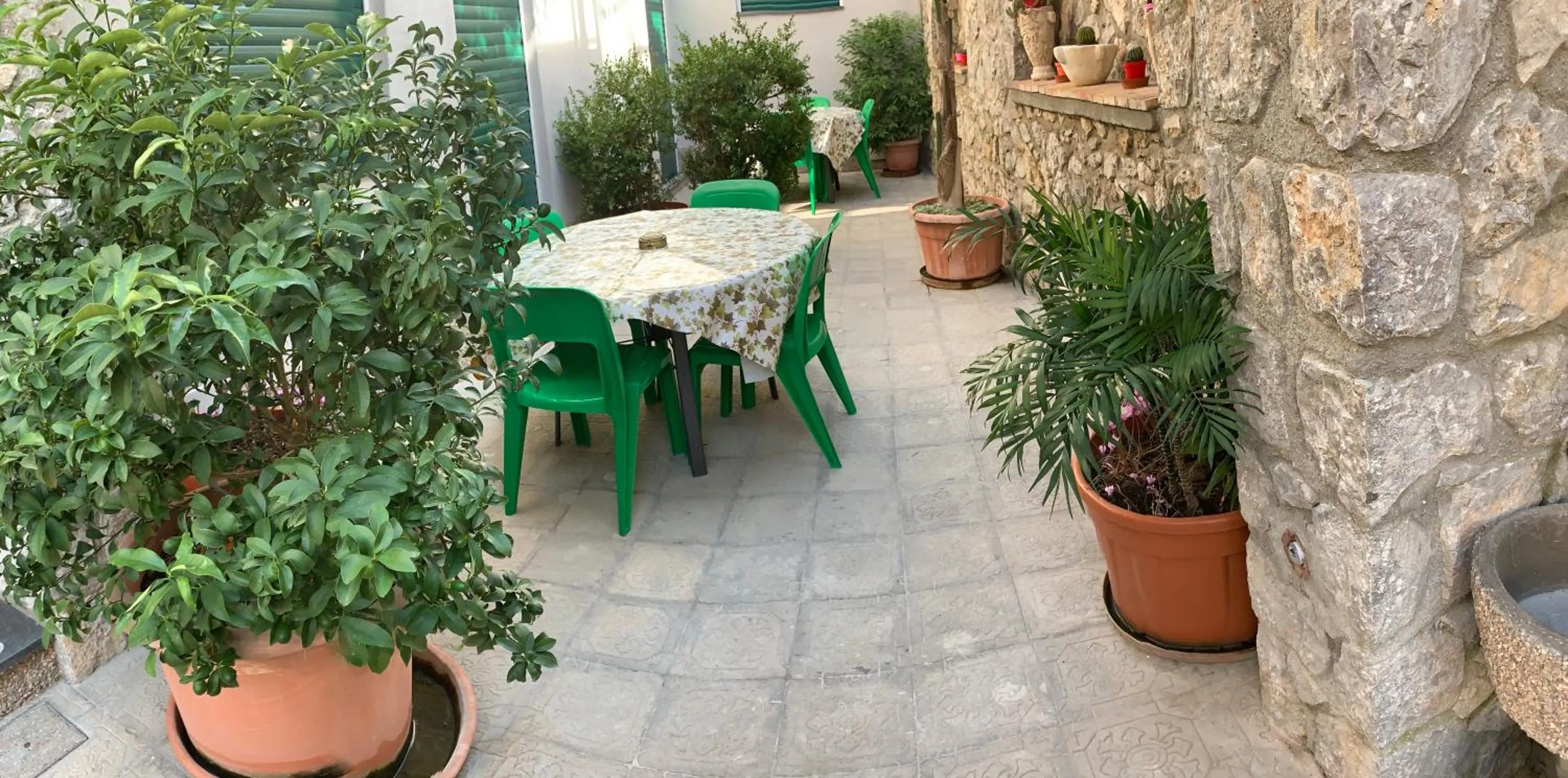 Patio in Hedera Capri B&B