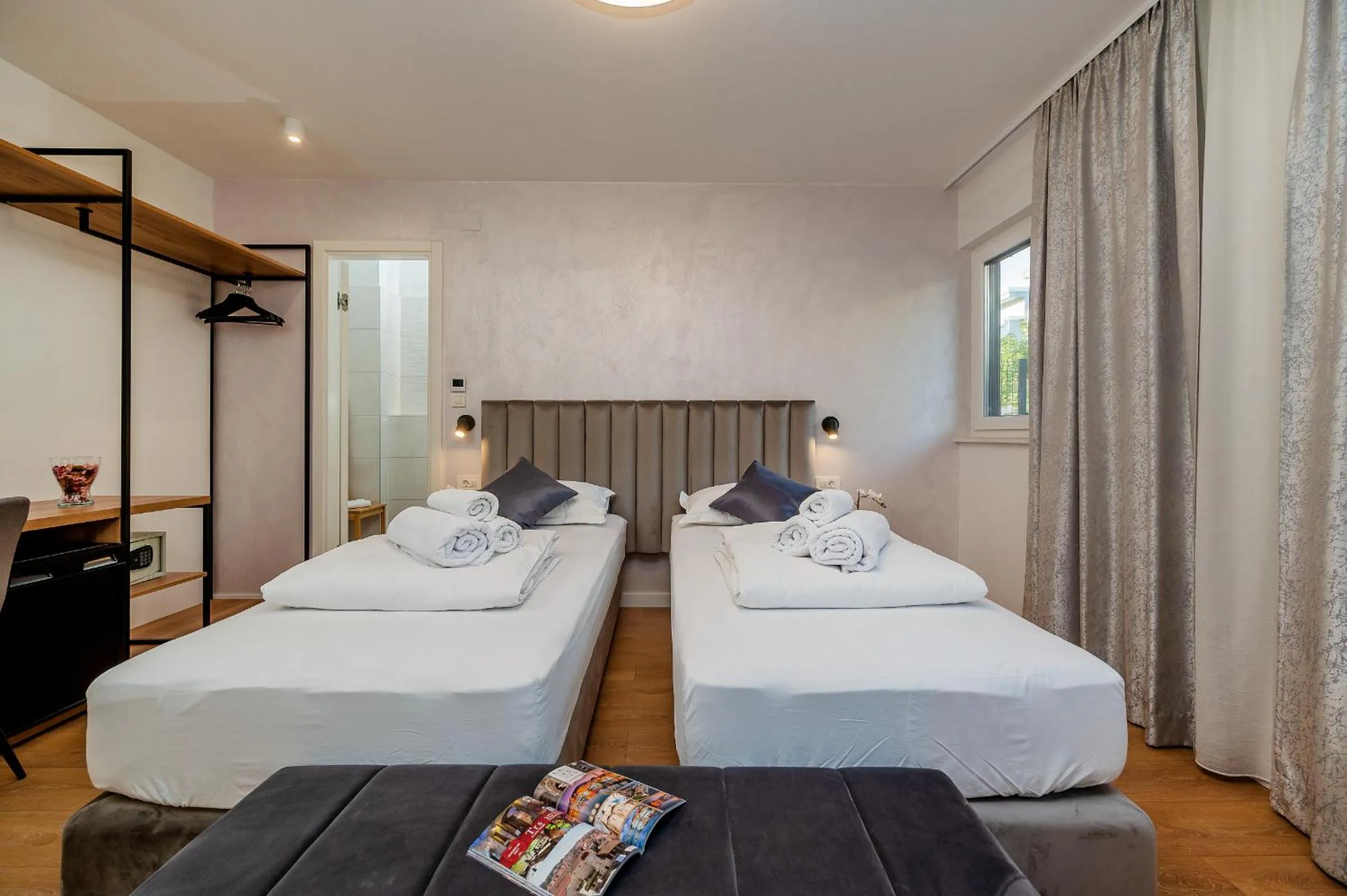 Bedroom, Bed in Seven Seas Residence