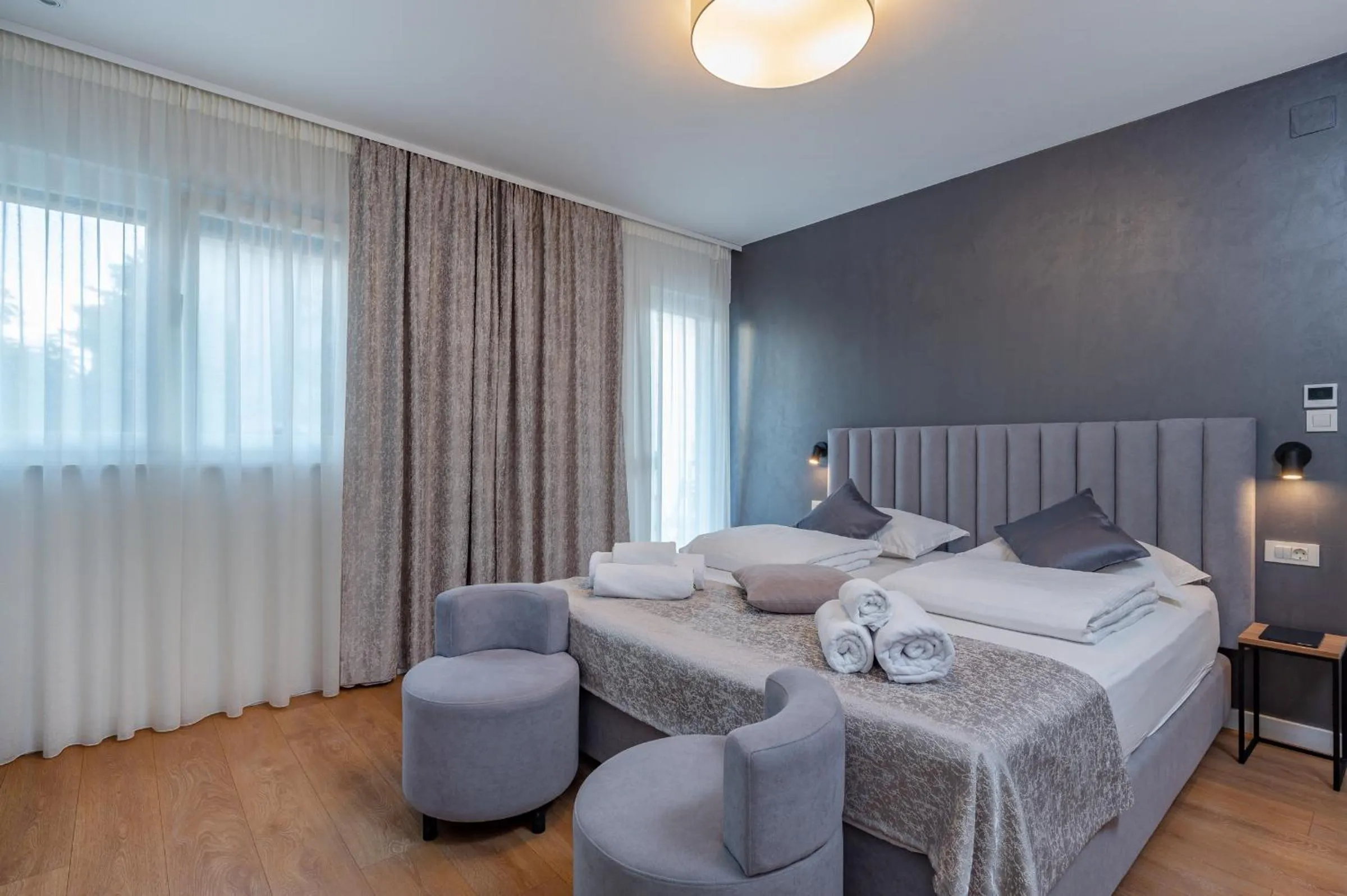 Bedroom, Bed in Seven Seas Residence