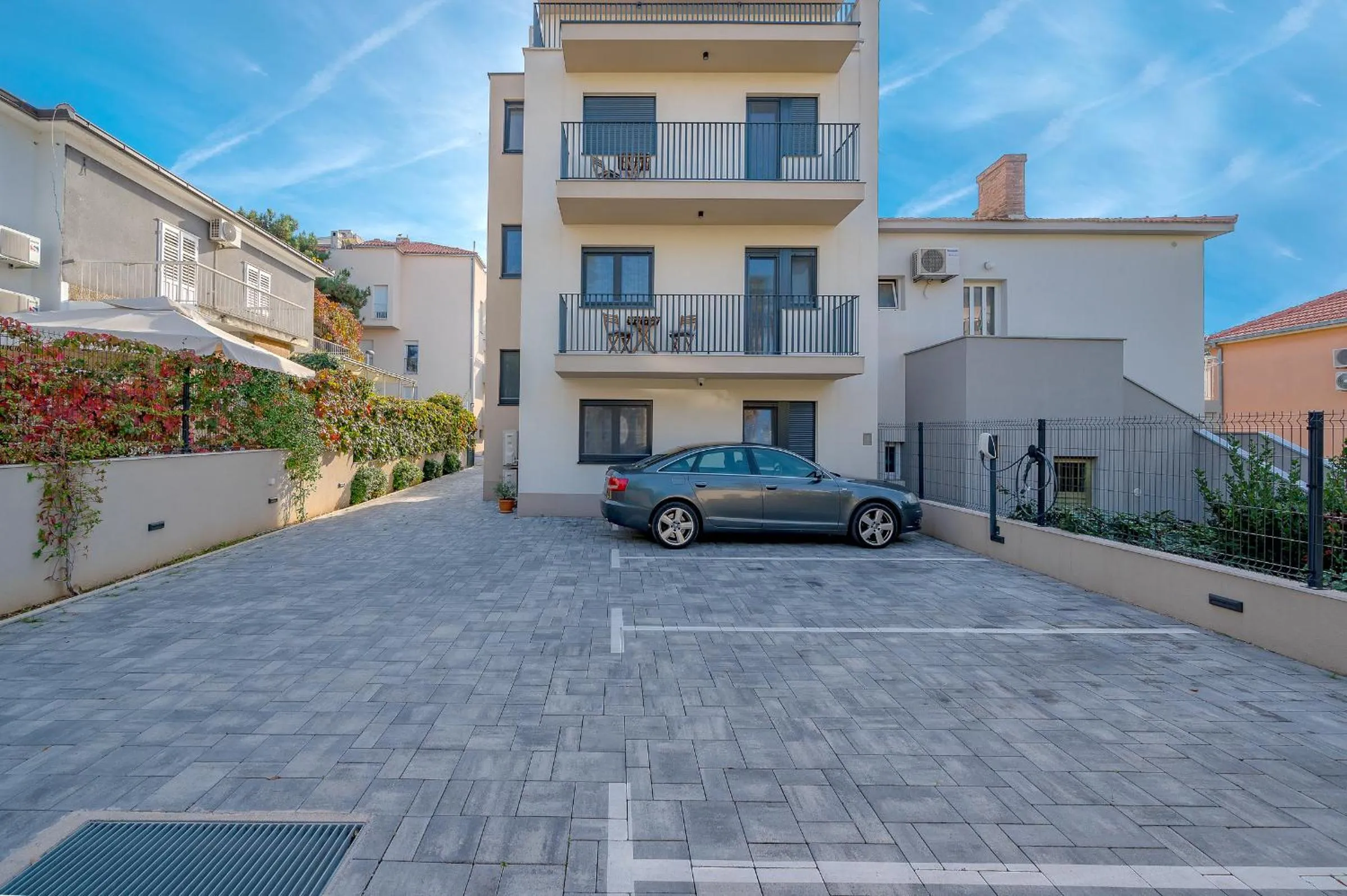 Property building in Seven Seas Residence