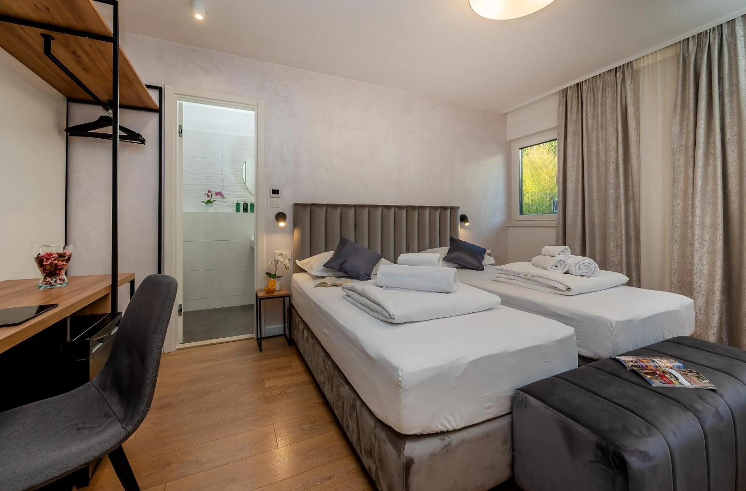 Bedroom, Bed in Seven Seas Residence