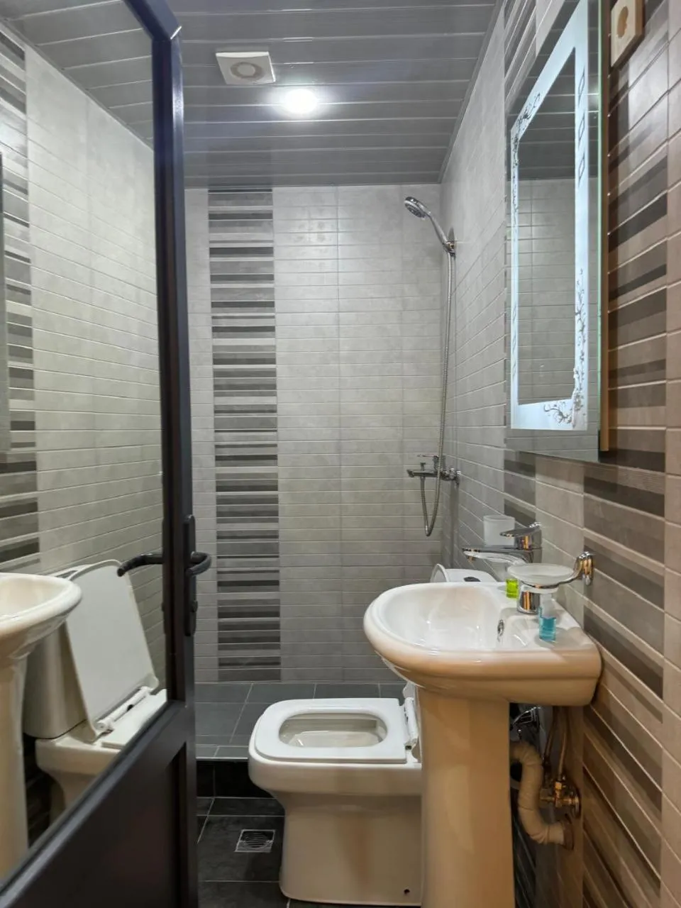 Shower in Red Hotel Yerevan Center
