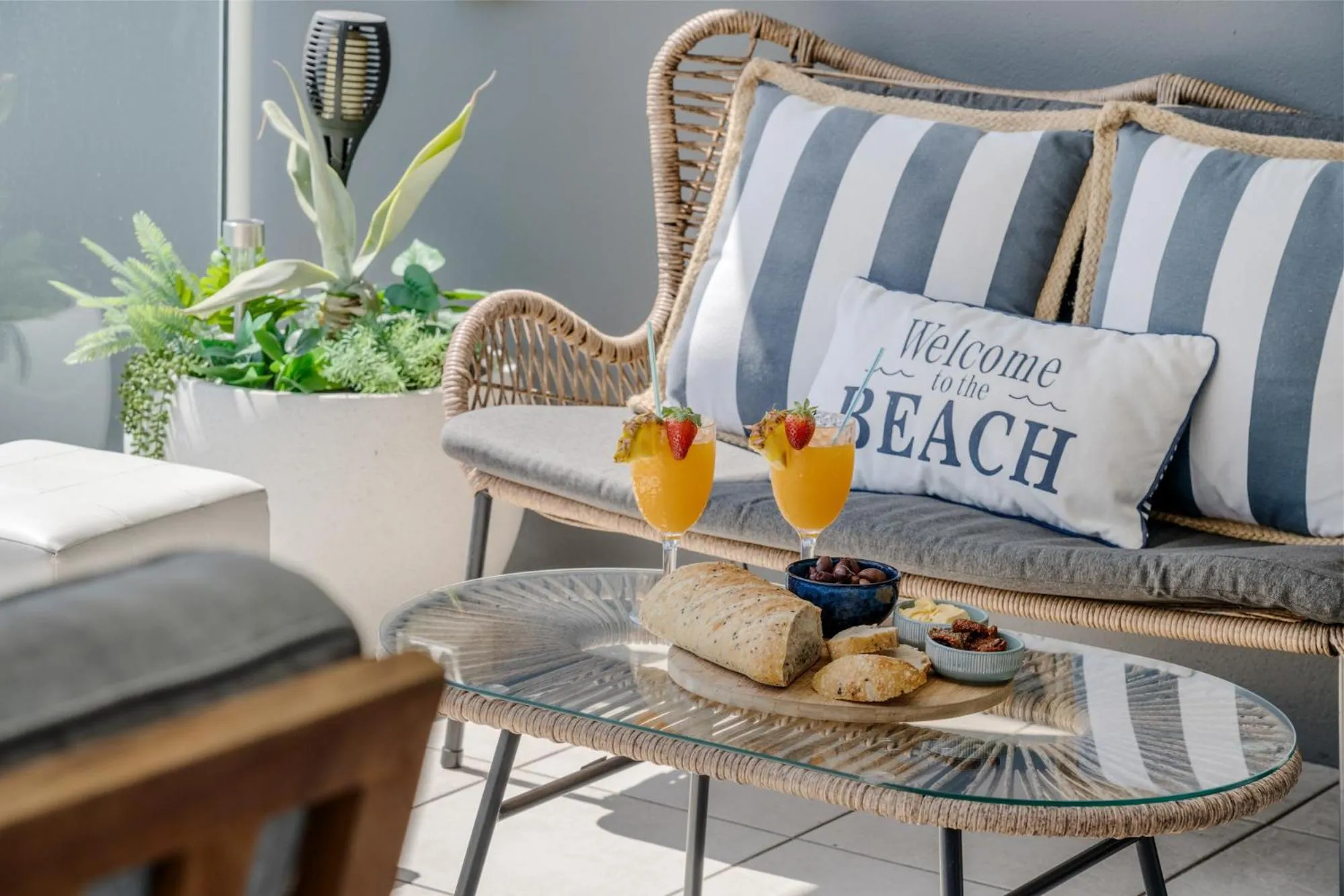 Food and drinks in Tingeera Beachfront Apartments